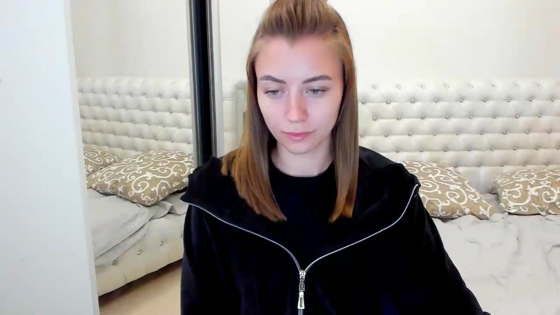 Gallery image thumbnail from Sulfate0's myfreecams stream on, 10/01/2024, 08:32 image 8 of 20