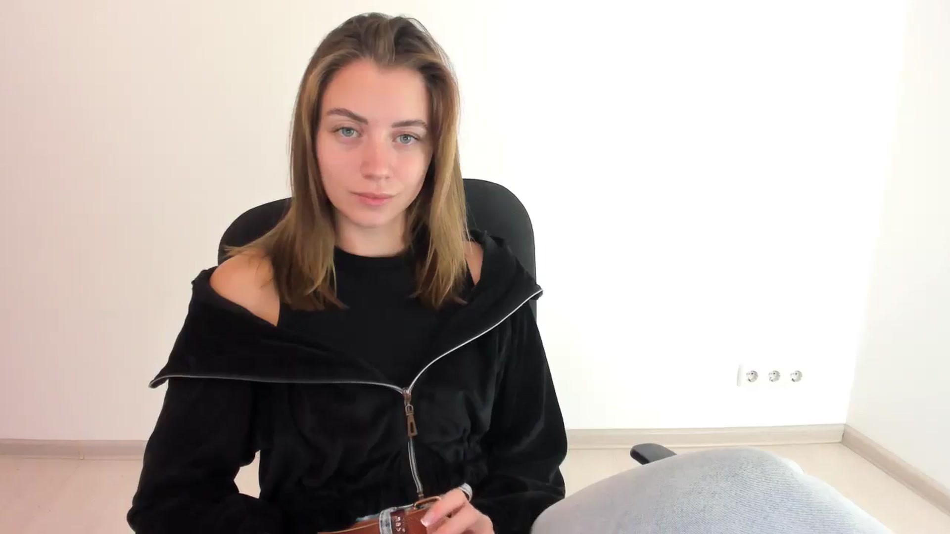 Gallery image thumbnail from Sulfate0's myfreecams stream on, 10/01/2024, 09:45 image 7 of 20