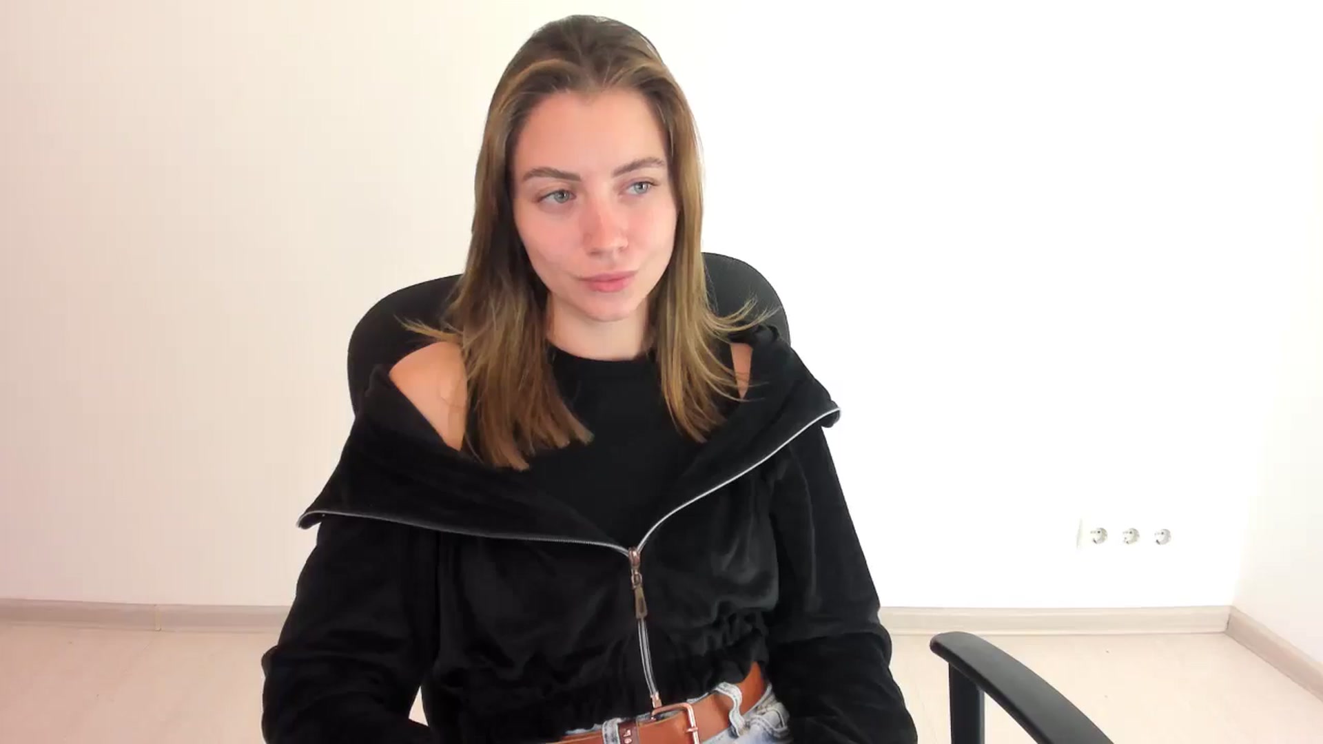 Gallery image thumbnail from Sulfate0's myfreecams stream on, 10/01/2024, 09:45 image 16 of 20
