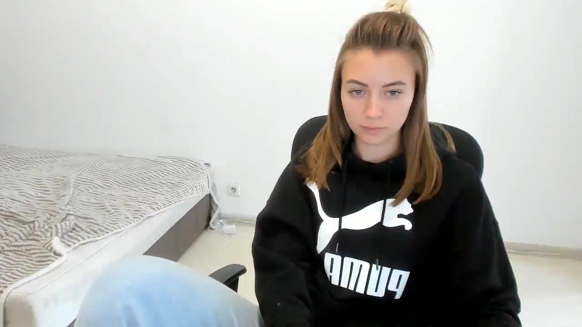Gallery image thumbnail from Sulfate0's myfreecams stream on, 10/02/2024, 09:14 image 14 of 20
