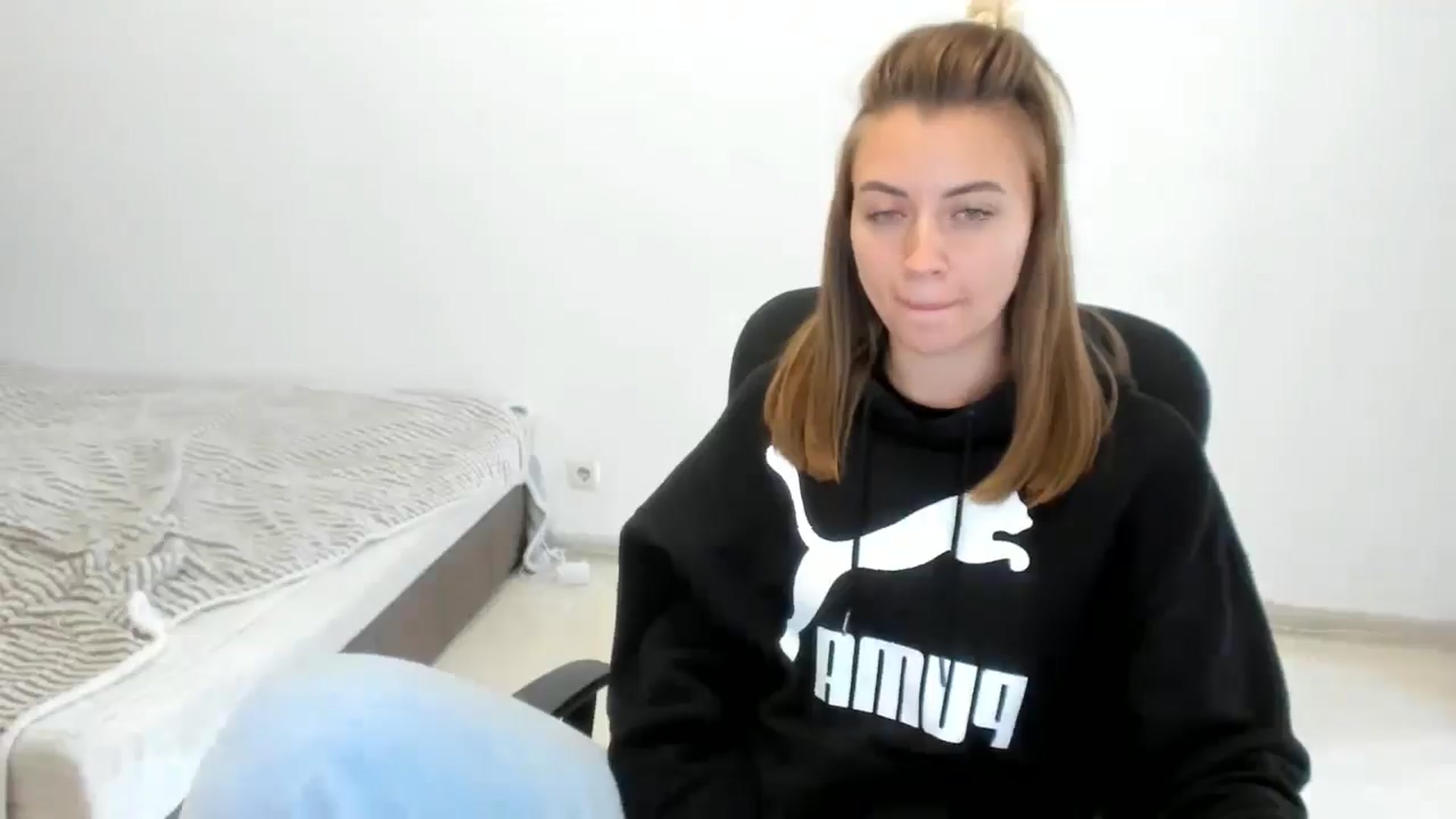 Gallery image thumbnail from Sulfate0's myfreecams stream on, 10/02/2024, 09:14 image 19 of 20