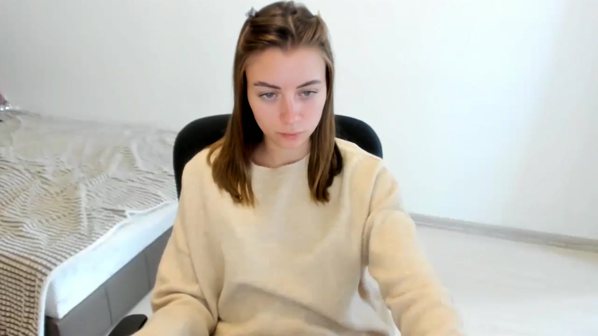 Gallery image thumbnail from Sulfate0's myfreecams stream on, 10/03/2024, 09:49 image 14 of 20