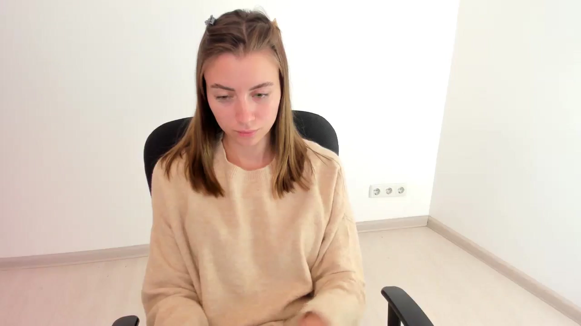 Gallery image thumbnail from Sulfate0's myfreecams stream on, 10/03/2024, 11:36 image 16 of 20