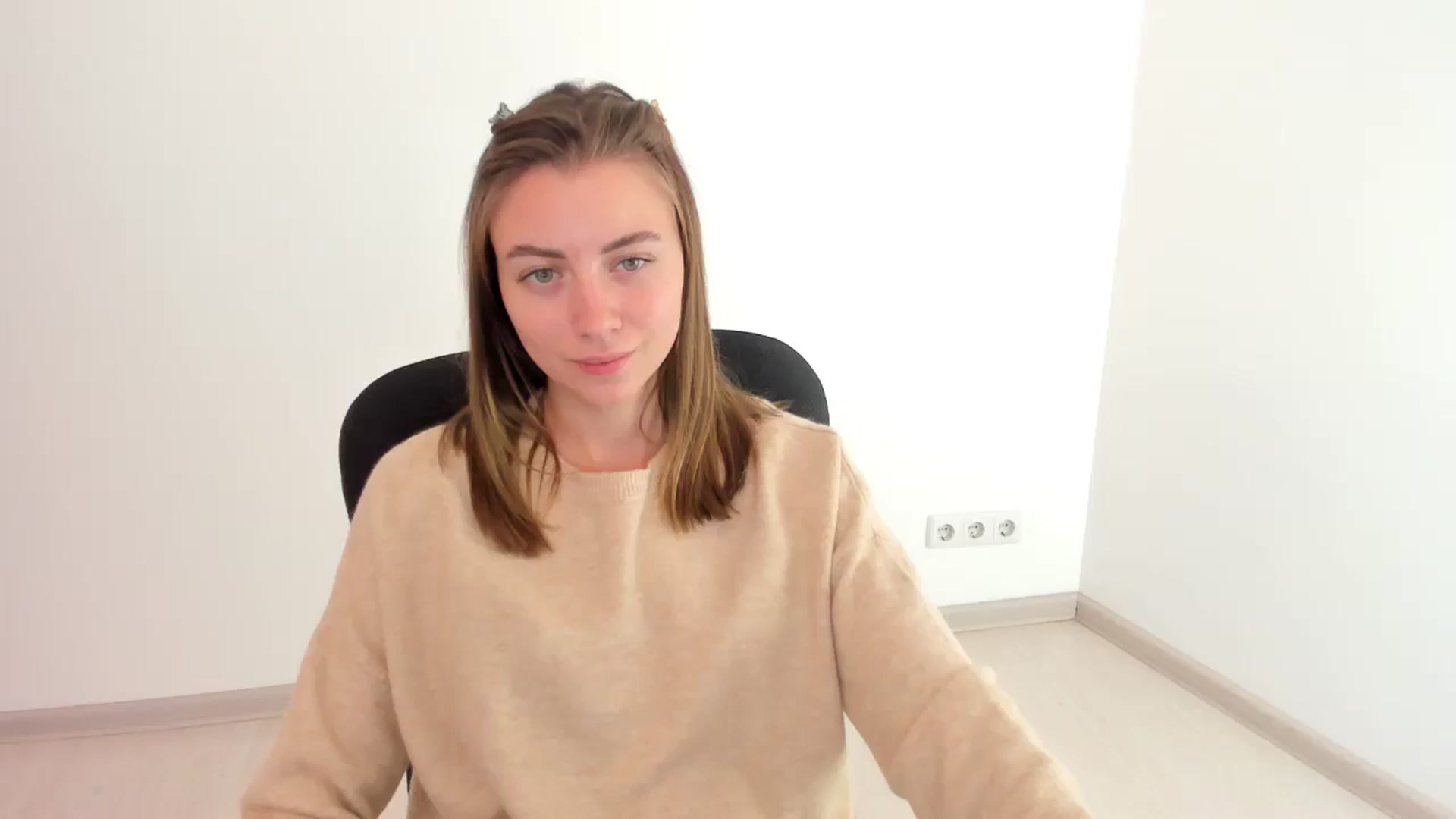 Gallery image thumbnail from Sulfate0's myfreecams stream on, 10/03/2024, 11:36 image 5 of 20