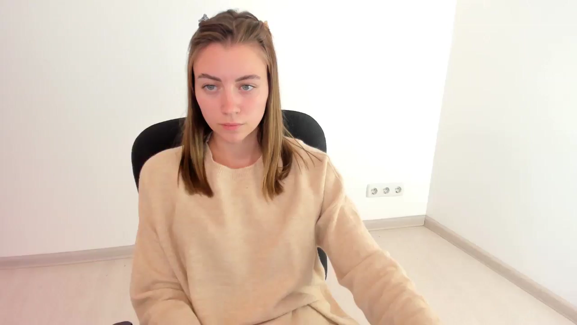 Gallery image thumbnail from Sulfate0's myfreecams stream on, 10/03/2024, 11:36 image 14 of 20