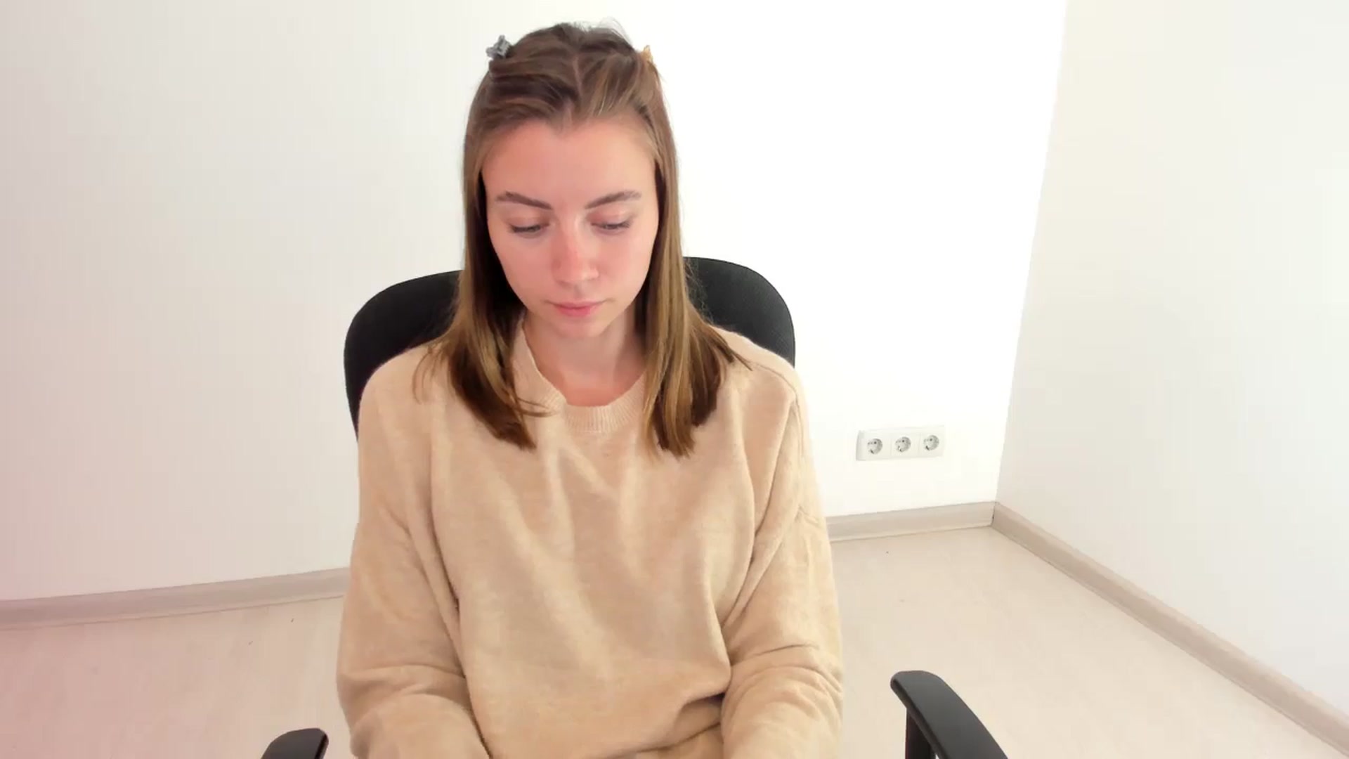 Gallery image thumbnail from Sulfate0's myfreecams stream on, 10/03/2024, 11:36 image 17 of 20