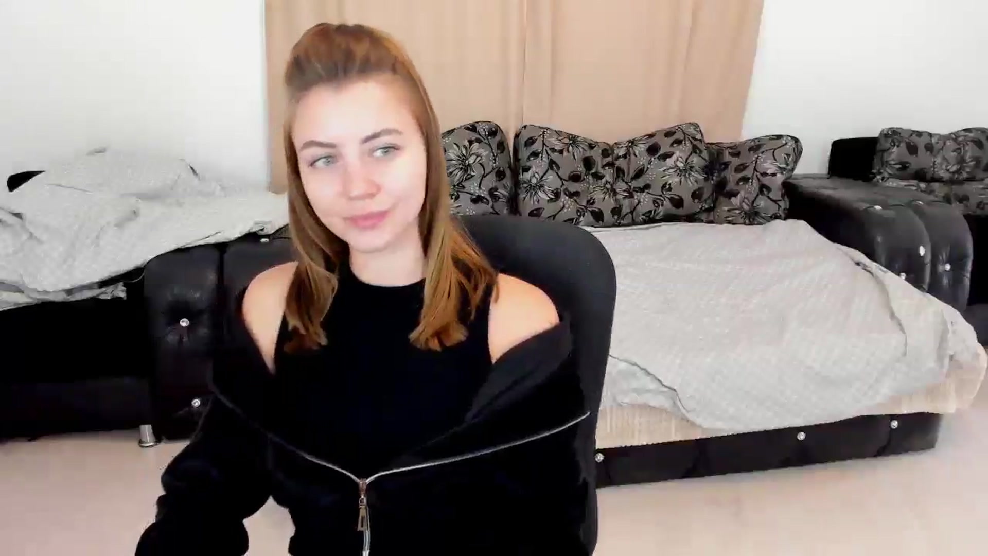 Gallery image thumbnail from Sulfate0's myfreecams stream on, 10/05/2024, 08:52 image 12 of 20