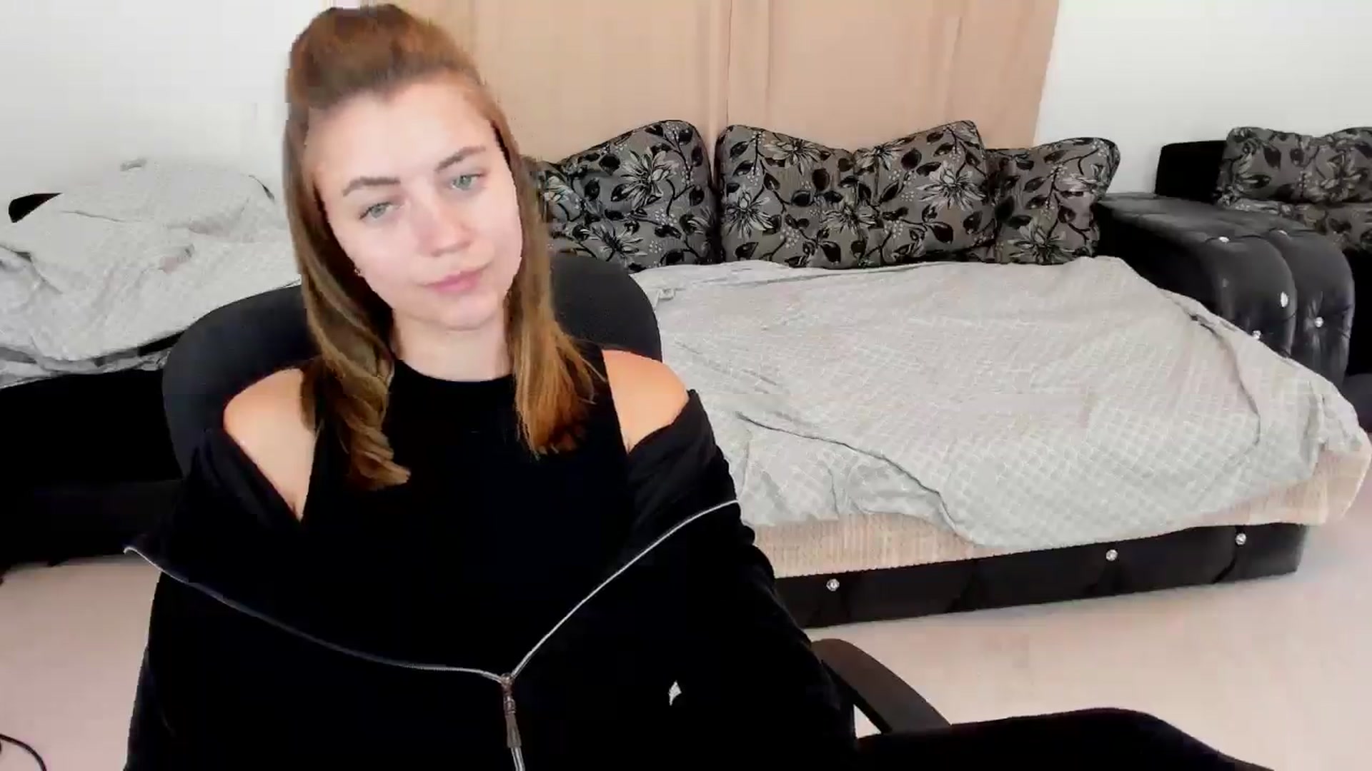 Gallery image thumbnail from Sulfate0's myfreecams stream on, 10/05/2024, 08:52 image 14 of 20