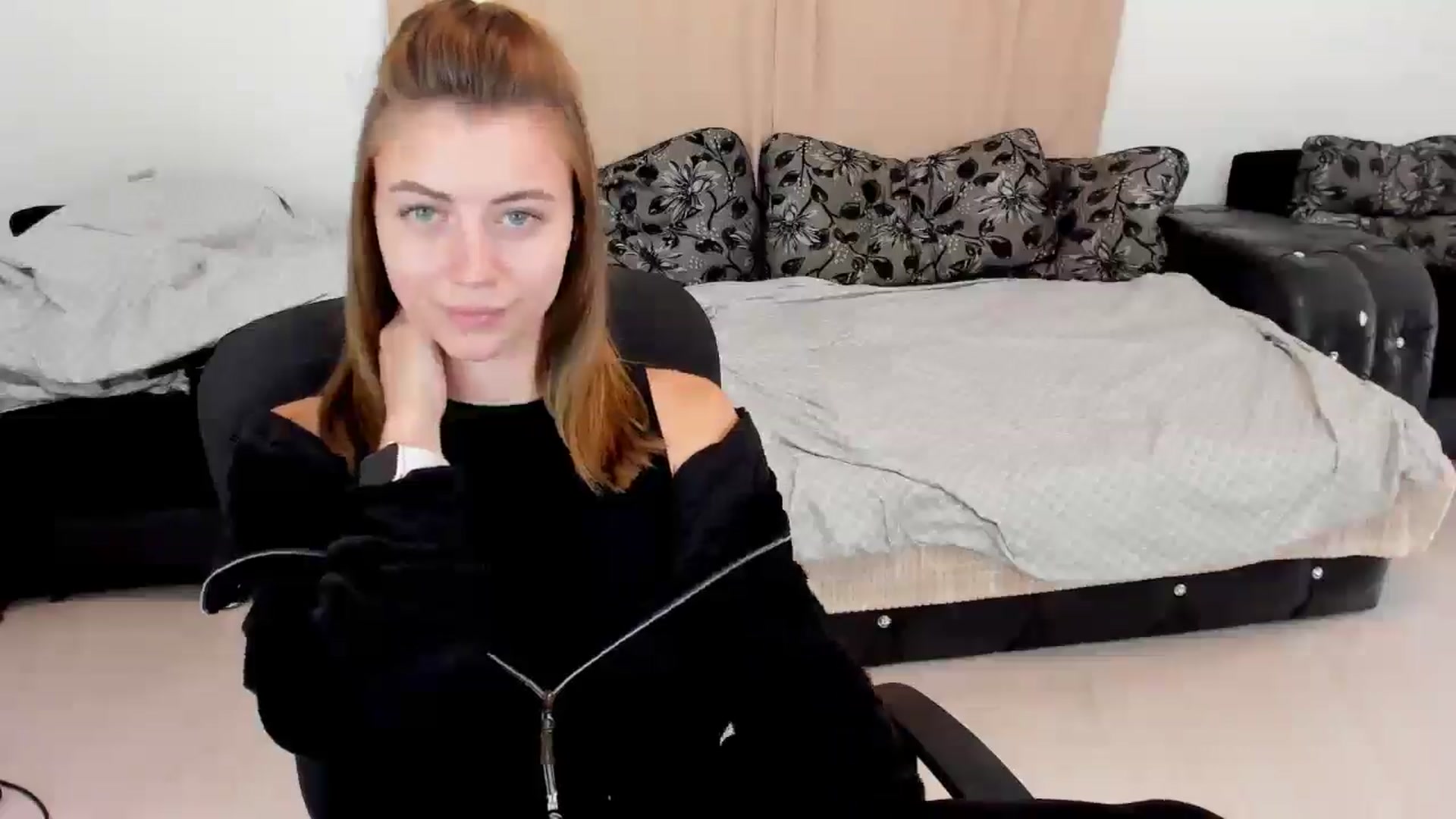 Gallery image thumbnail from Sulfate0's myfreecams stream on, 10/05/2024, 08:52 image 15 of 20