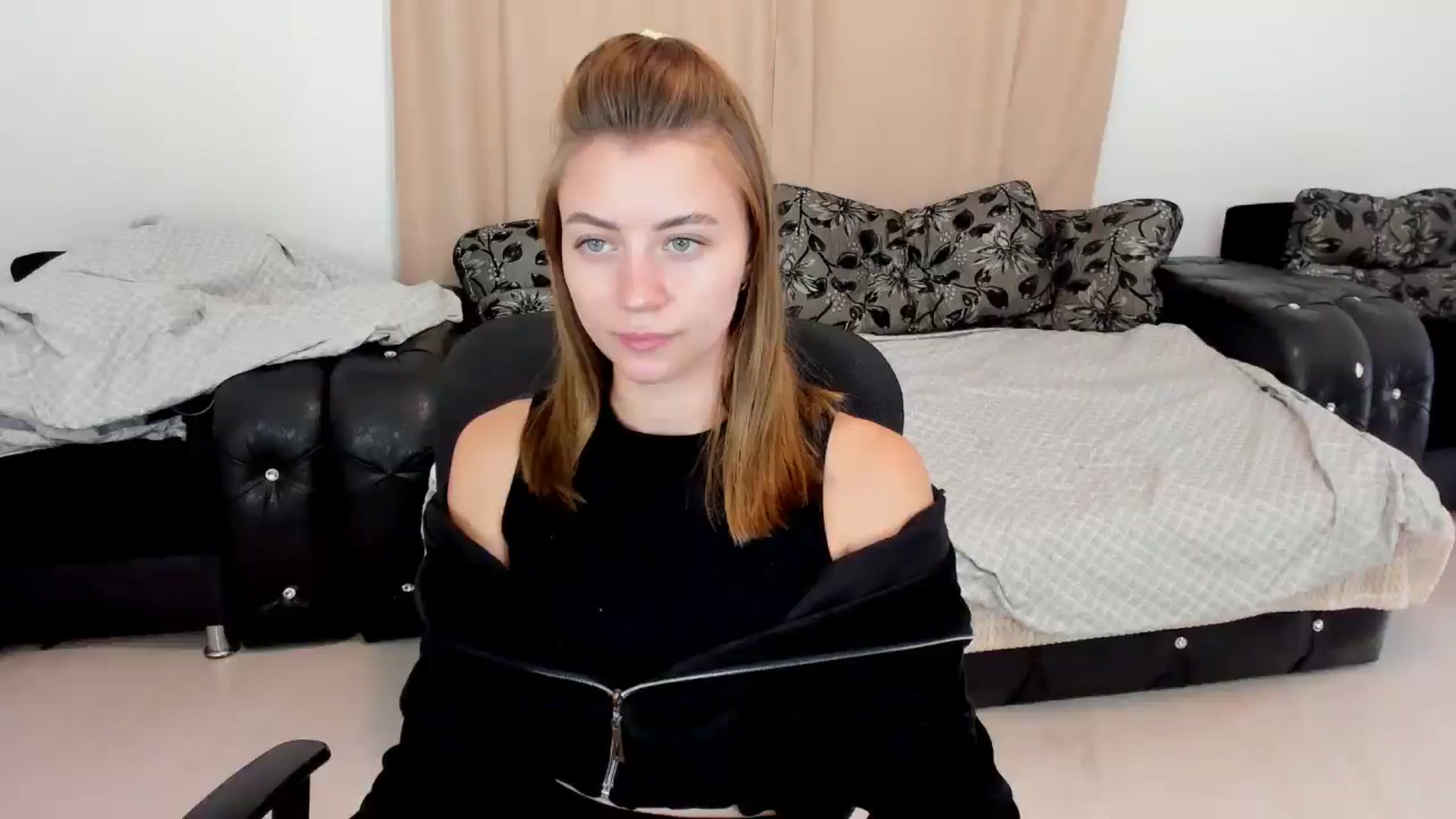 Gallery image thumbnail from Sulfate0's myfreecams stream on, 10/05/2024, 08:52 image 1 of 20