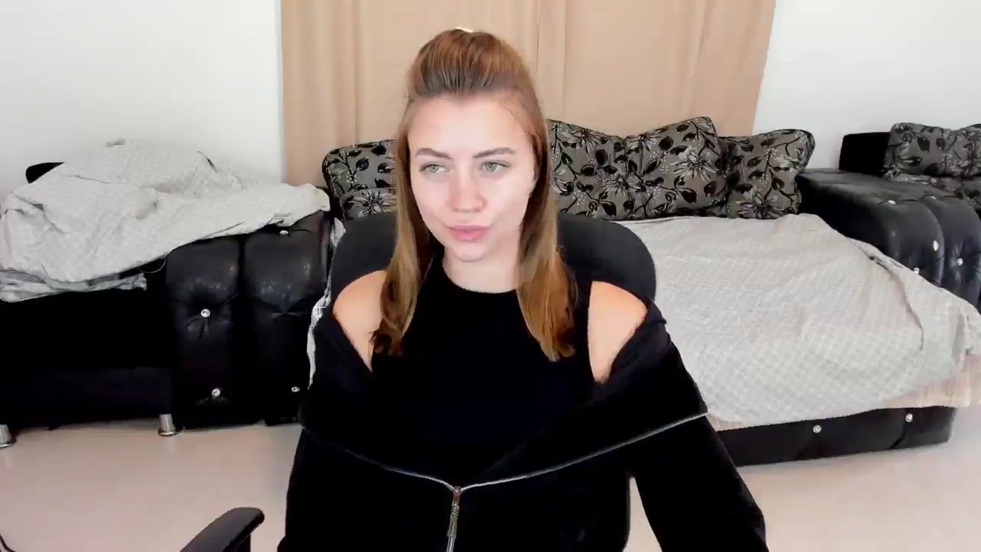 Gallery image thumbnail from Sulfate0's myfreecams stream on, 10/05/2024, 09:30 image 8 of 20