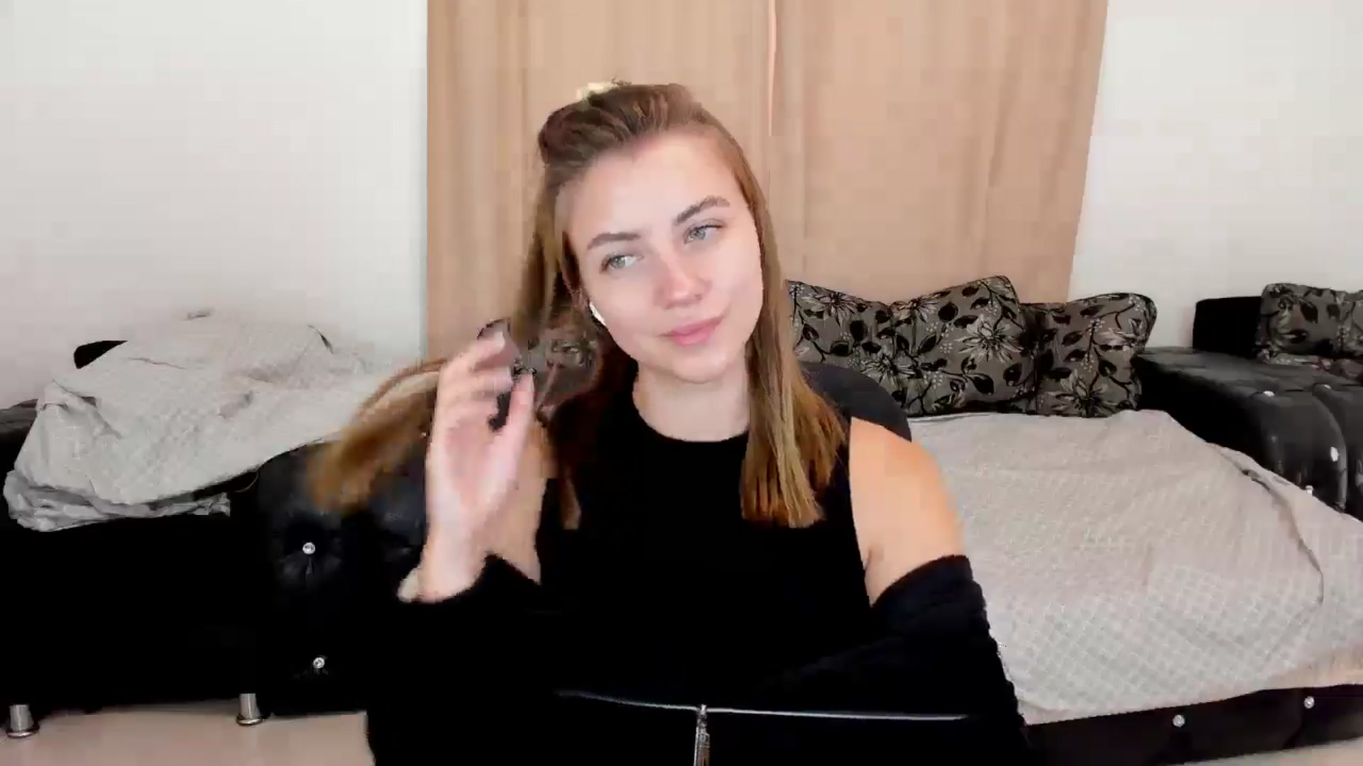 Gallery image thumbnail from Sulfate0's myfreecams stream on, 10/05/2024, 11:21 image 20 of 20