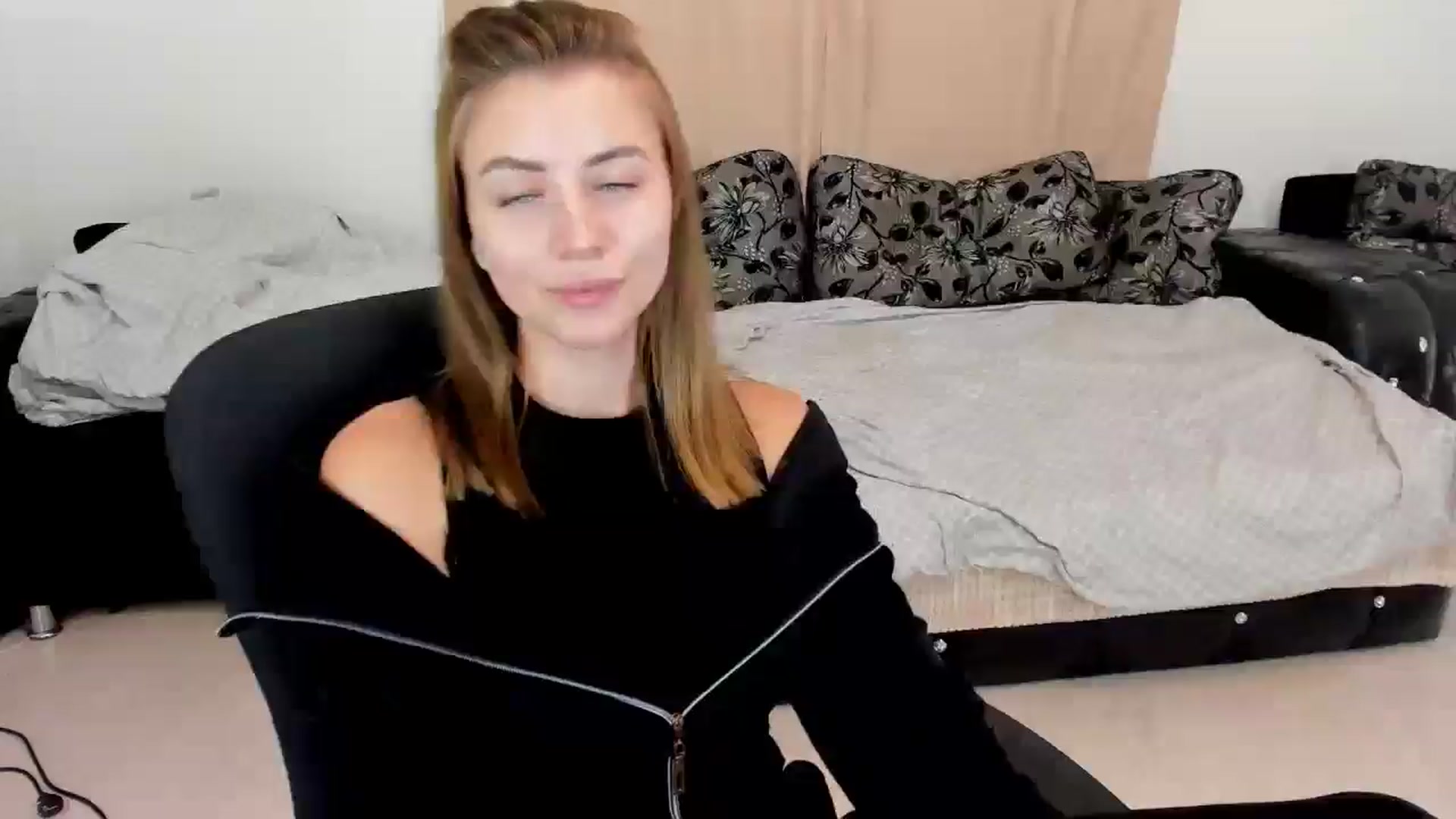 Gallery image thumbnail from Sulfate0's myfreecams stream on, 10/05/2024, 11:21 image 2 of 20
