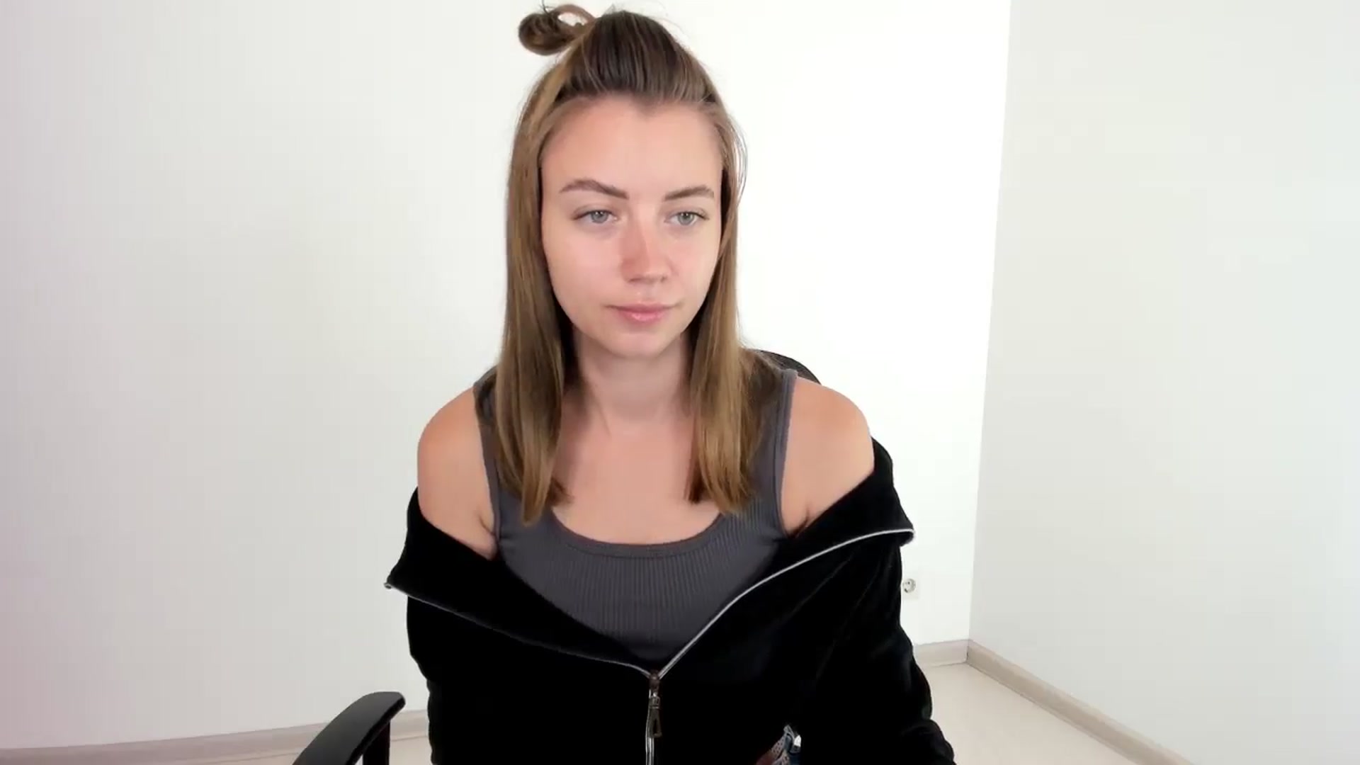 Gallery image thumbnail from Sulfate0's myfreecams stream on, 10/06/2024, 08:31 image 9 of 20