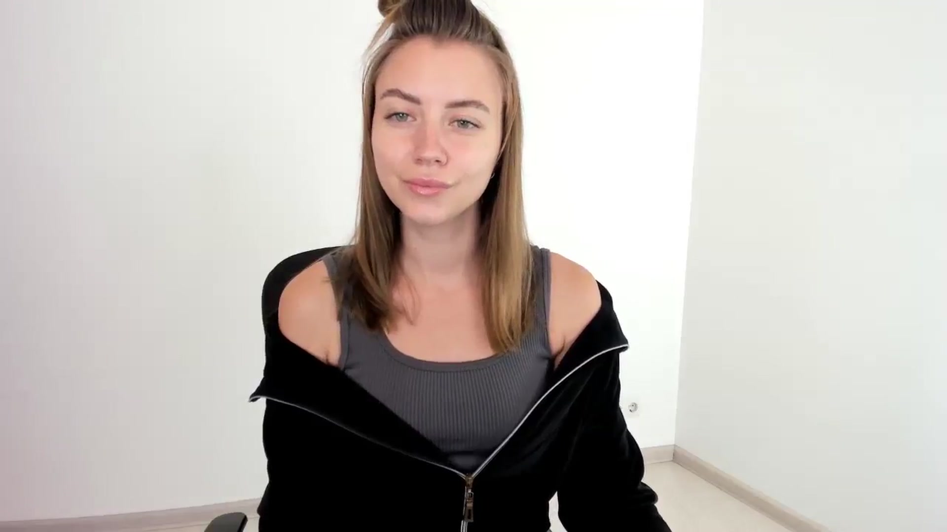 Gallery image thumbnail from Sulfate0's myfreecams stream on, 10/06/2024, 08:31 image 3 of 20