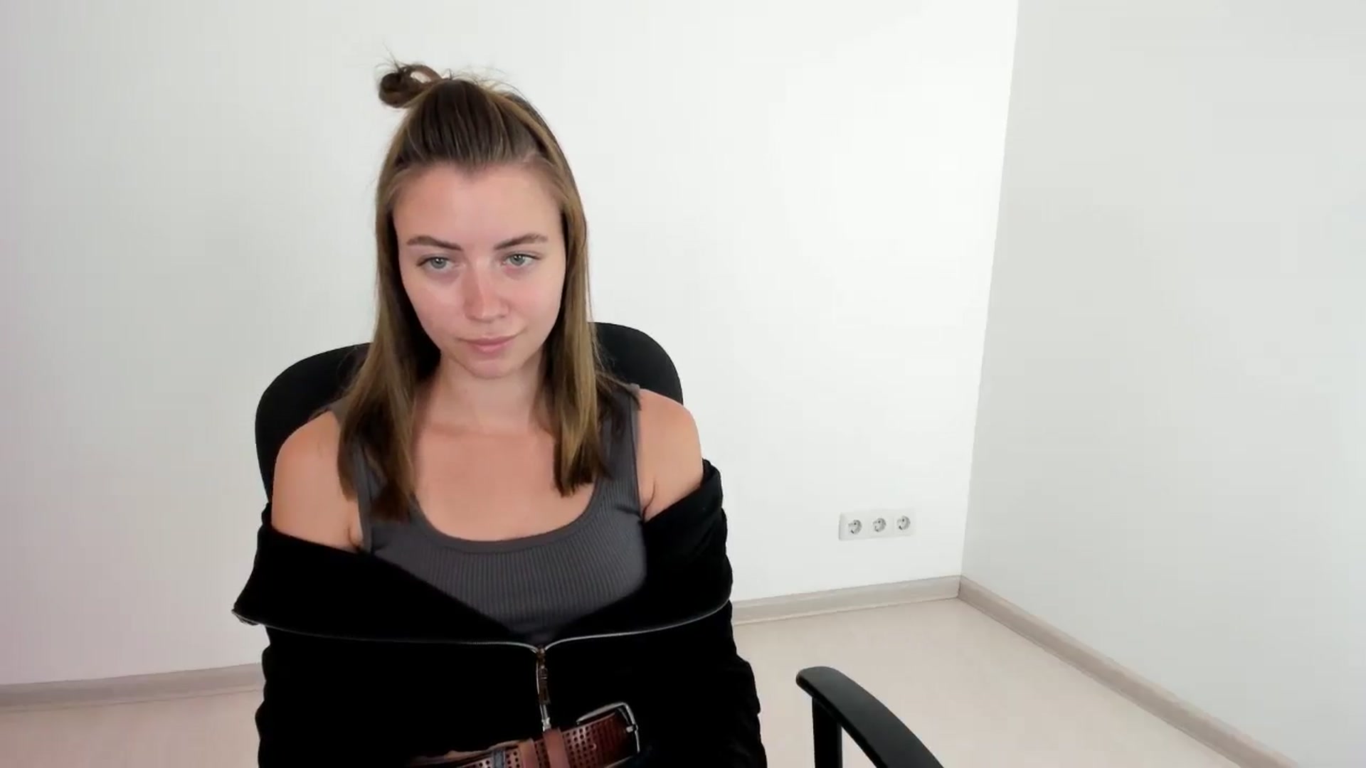 Gallery image thumbnail from Sulfate0's myfreecams stream on, 10/06/2024, 10:01 image 19 of 20