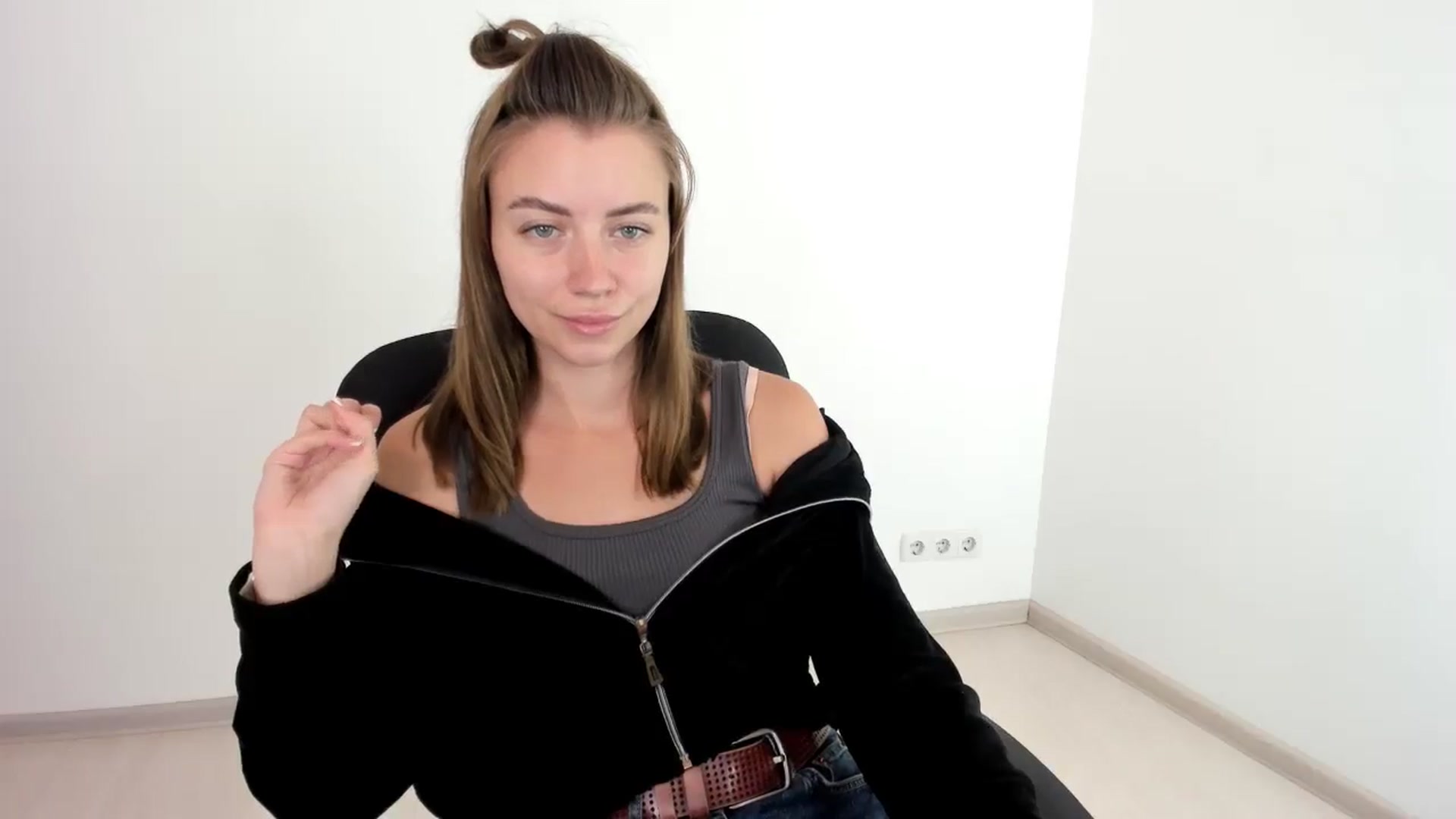 Gallery image thumbnail from Sulfate0's myfreecams stream on, 10/06/2024, 10:01 image 2 of 20