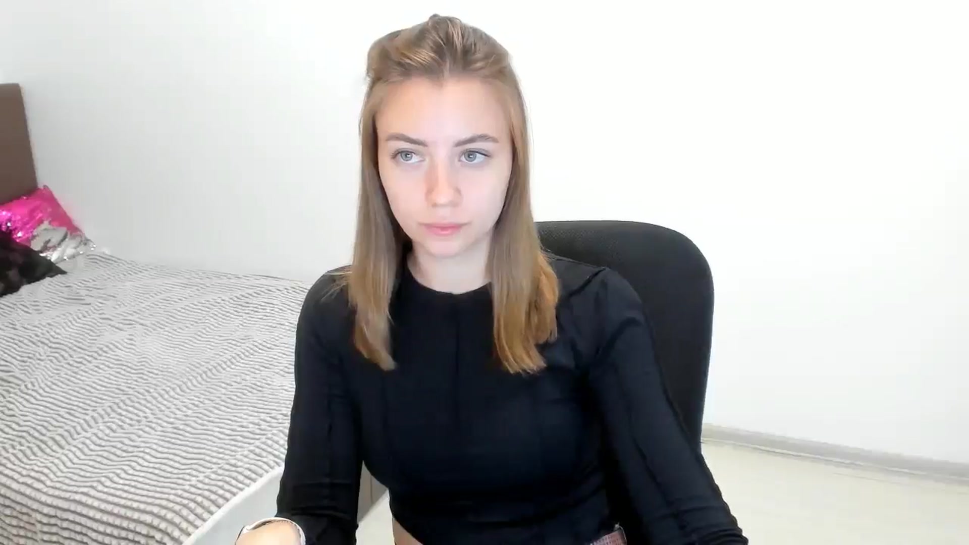 Gallery image thumbnail from Sulfate0's myfreecams stream on, 10/07/2024, 07:26 image 4 of 20