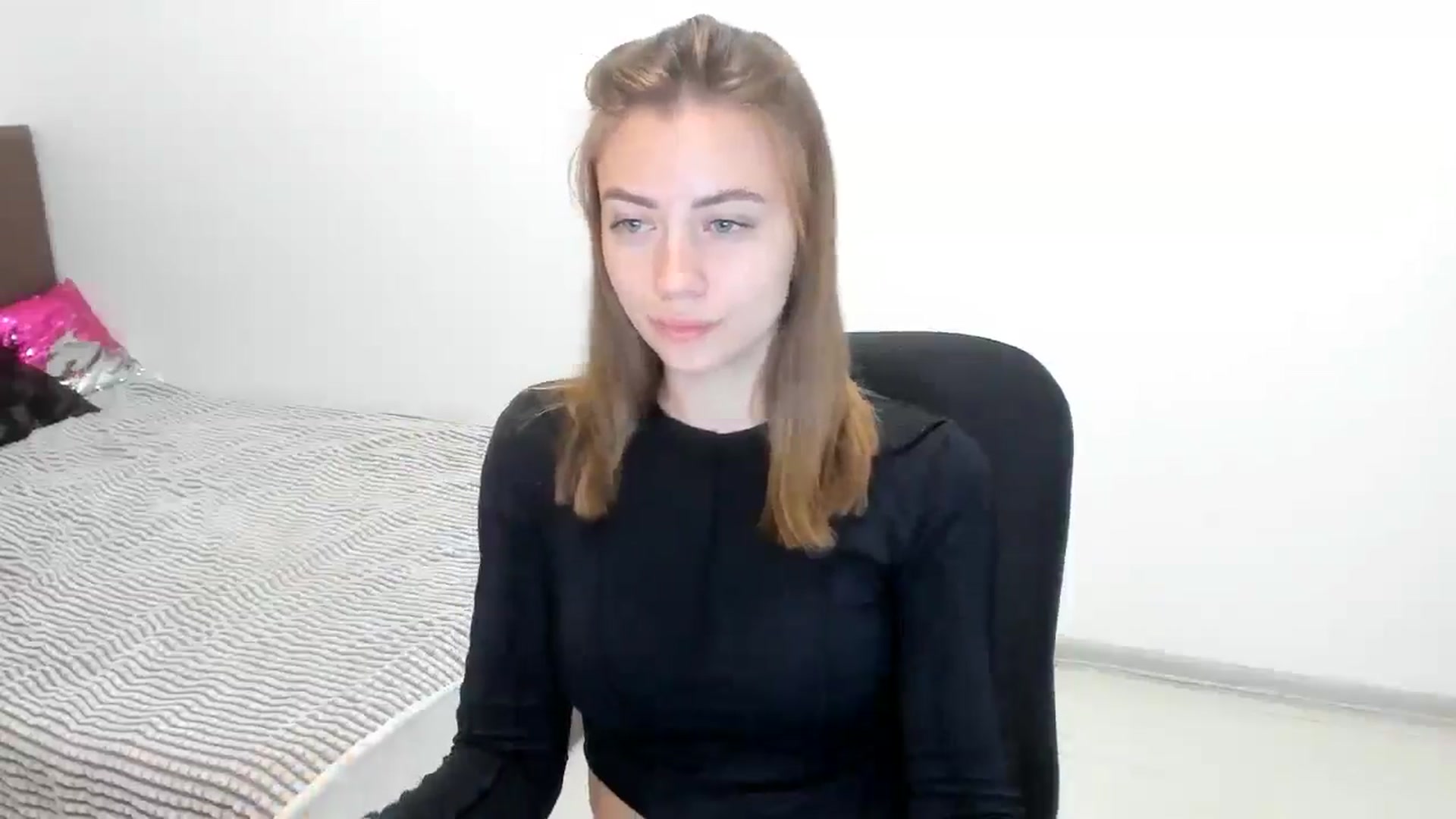 Gallery image thumbnail from Sulfate0's myfreecams stream on, 10/07/2024, 07:26 image 7 of 20