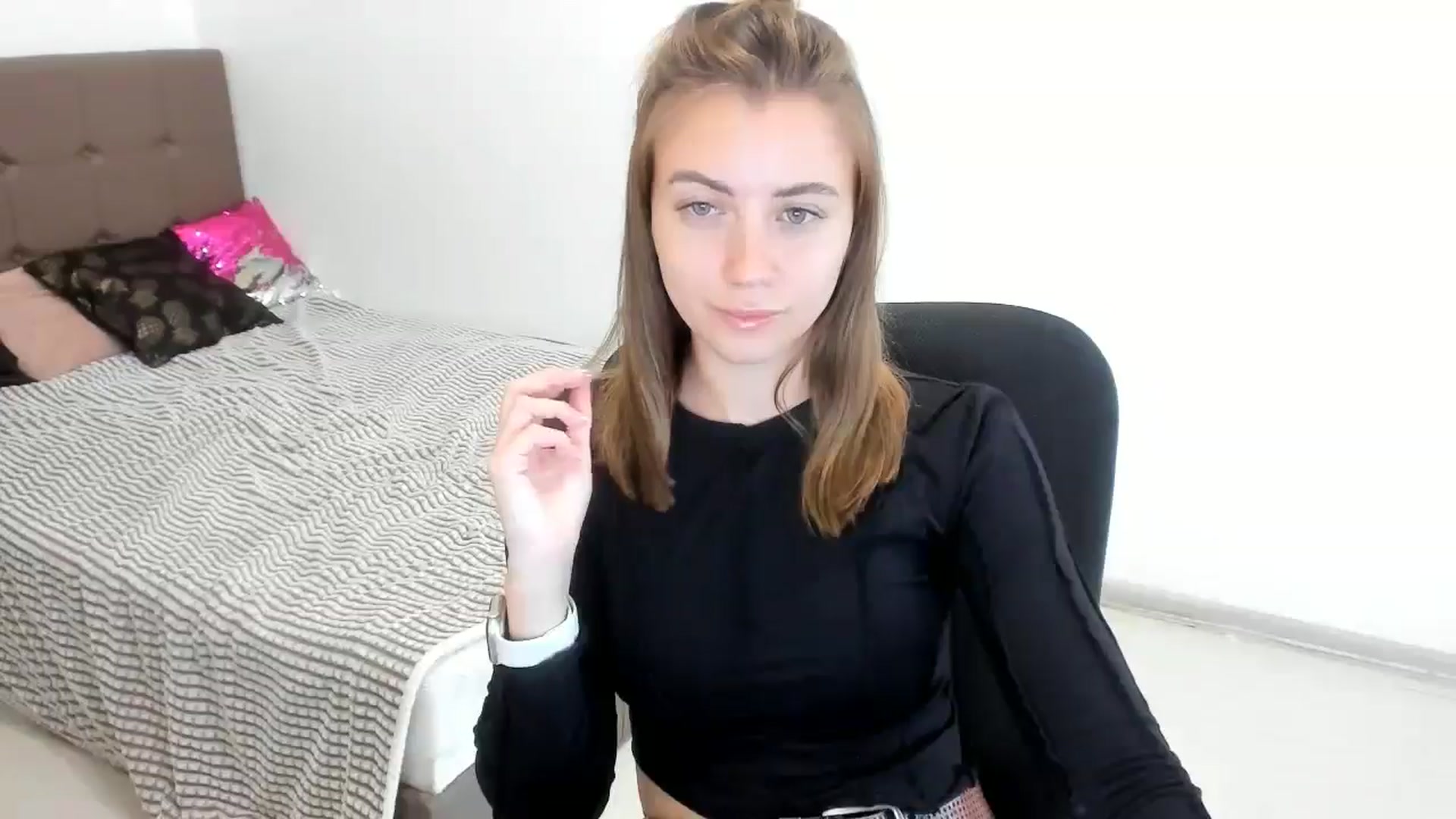 Gallery image thumbnail from Sulfate0's myfreecams stream on, 10/07/2024, 08:59 image 12 of 20