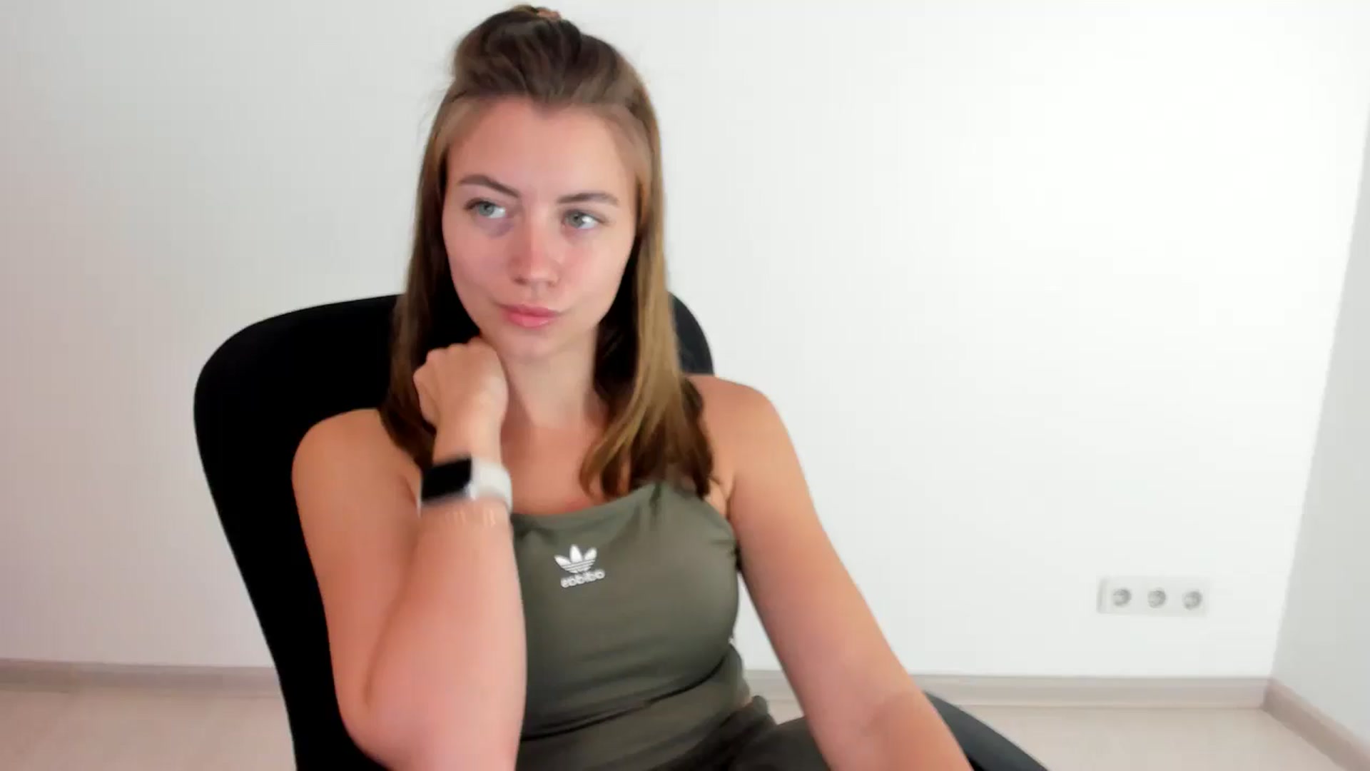 Gallery image thumbnail from Sulfate0's myfreecams stream on, 10/10/2024, 08:36 image 11 of 20