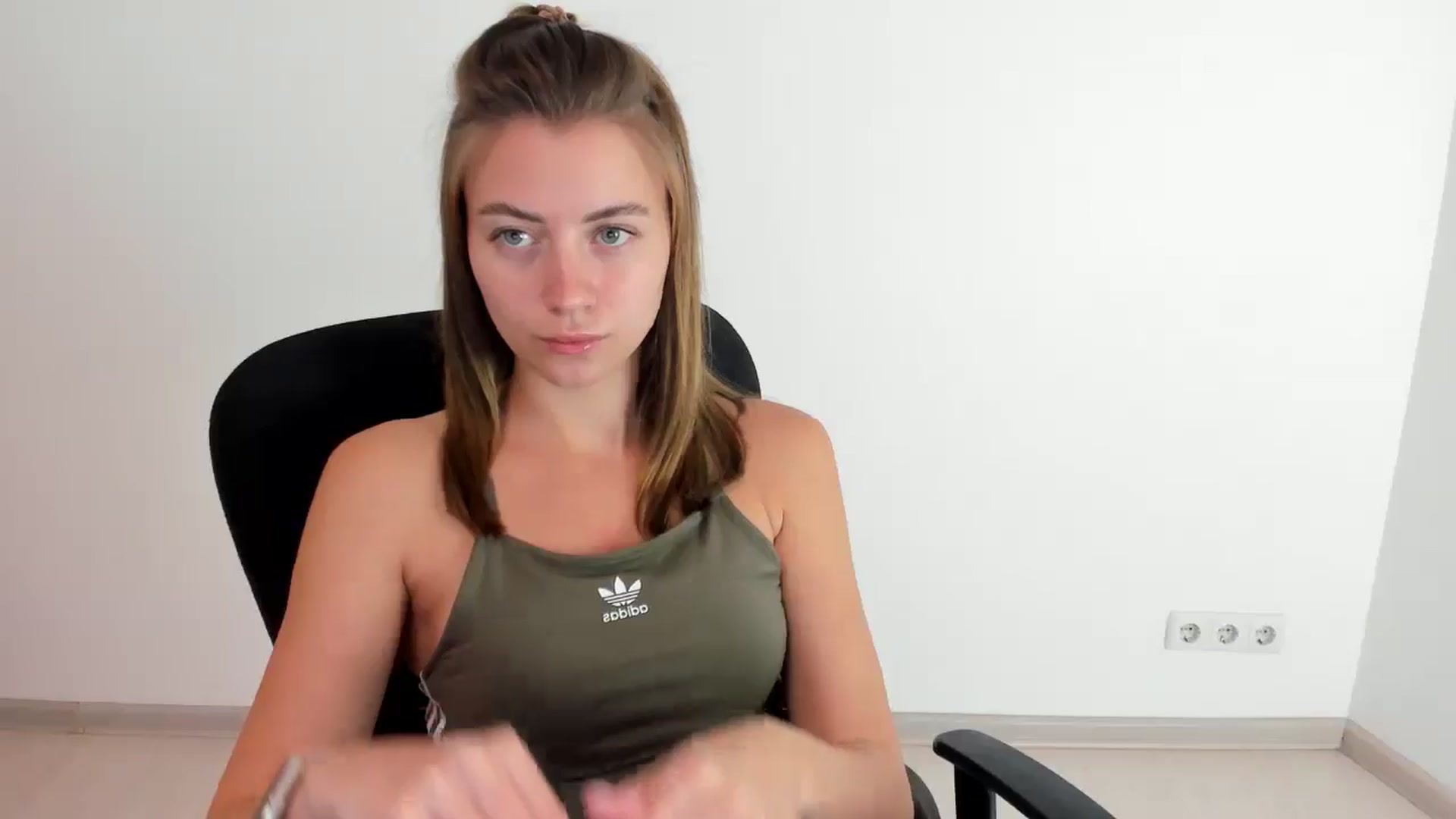 Gallery image thumbnail from Sulfate0's myfreecams stream on, 10/10/2024, 08:36 image 2 of 20