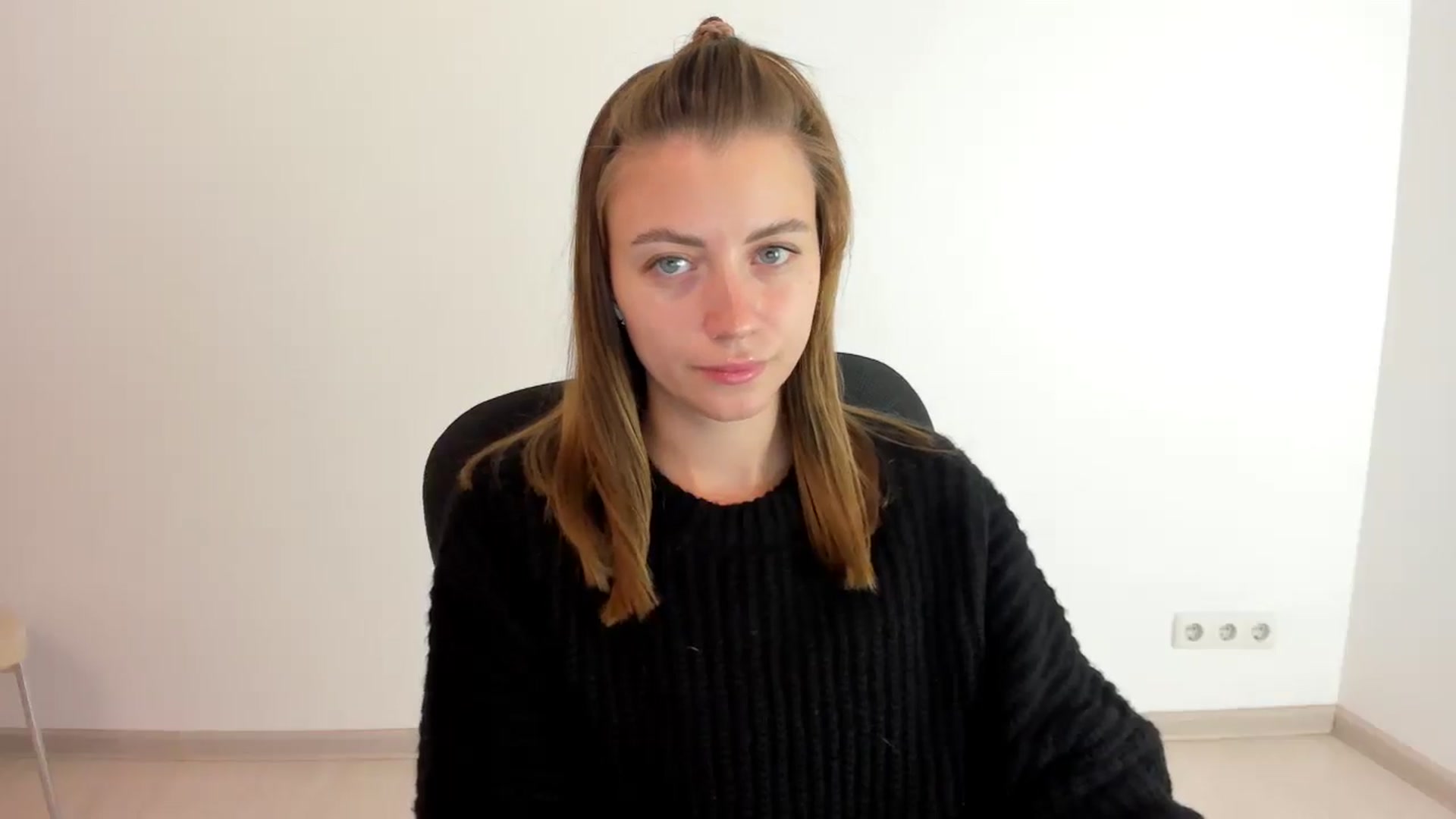 Gallery image thumbnail from Sulfate0's myfreecams stream on, 10/16/2024, 06:59 image 13 of 20