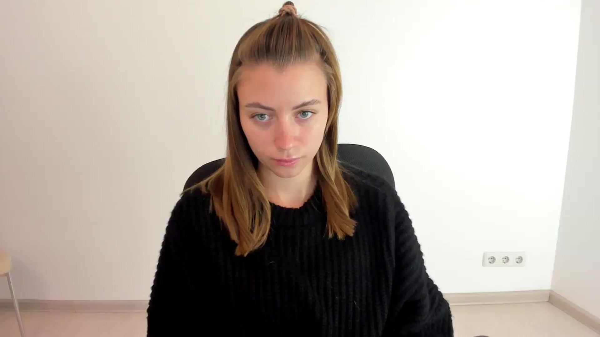 Gallery image thumbnail from Sulfate0's myfreecams stream on, 10/16/2024, 06:59 image 18 of 20