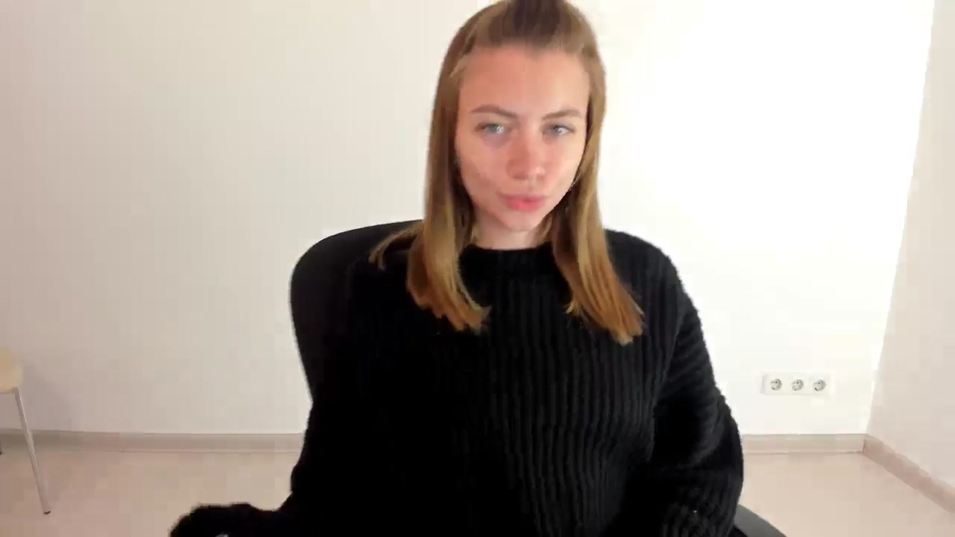 Gallery image thumbnail from Sulfate0's myfreecams stream on, 10/16/2024, 09:27 image 13 of 20