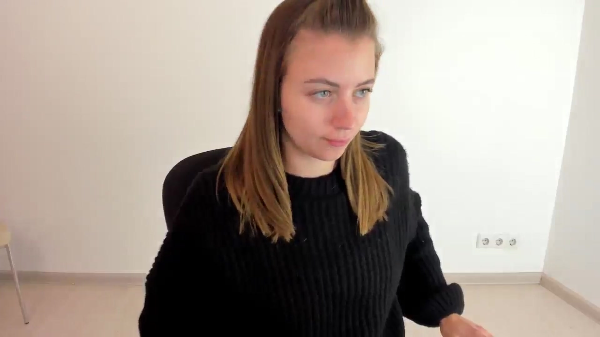 Gallery image thumbnail from Sulfate0's myfreecams stream on, 10/16/2024, 09:27 image 7 of 20
