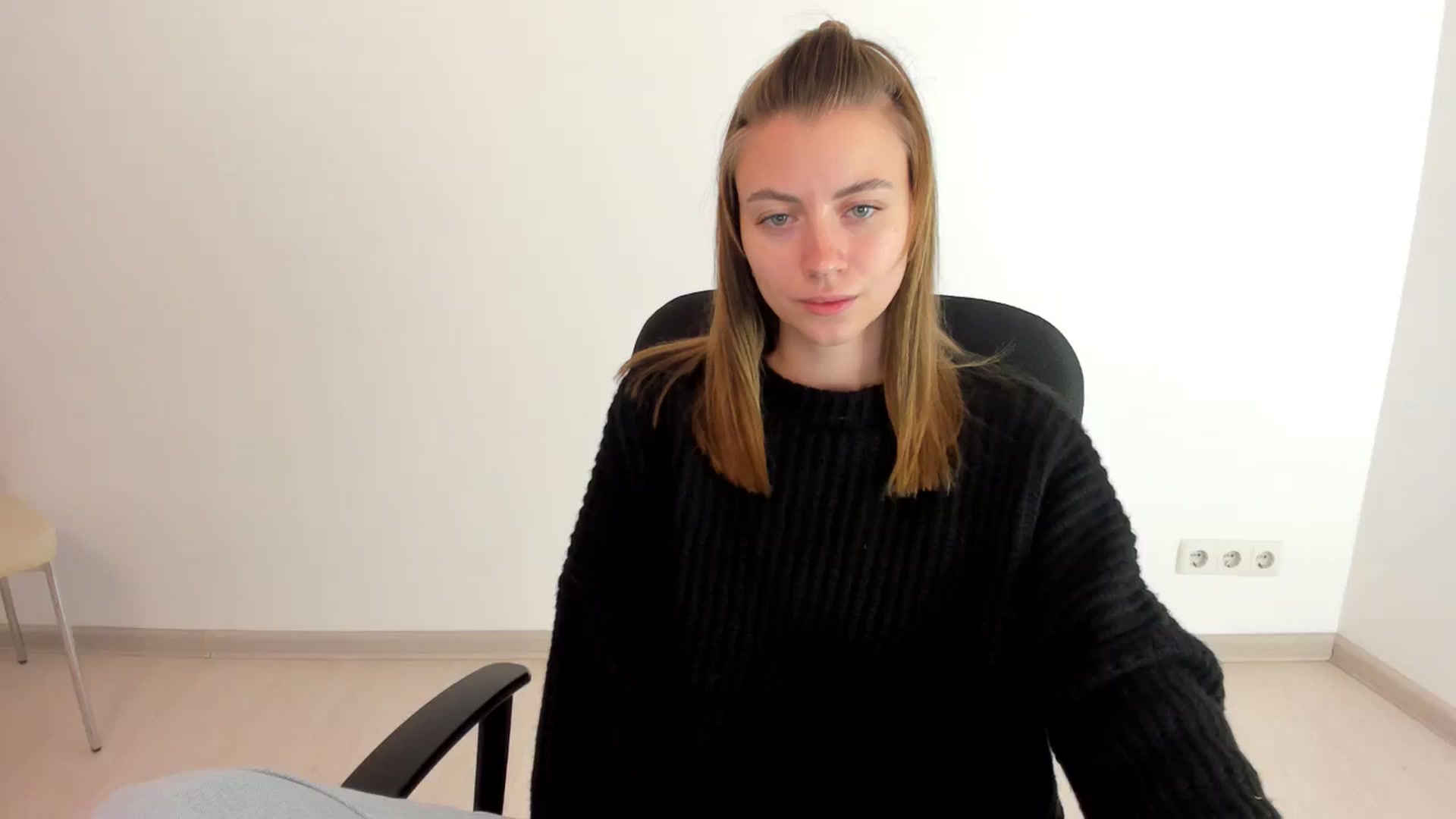 Gallery image thumbnail from Sulfate0's myfreecams stream on, 10/16/2024, 09:27 image 20 of 20