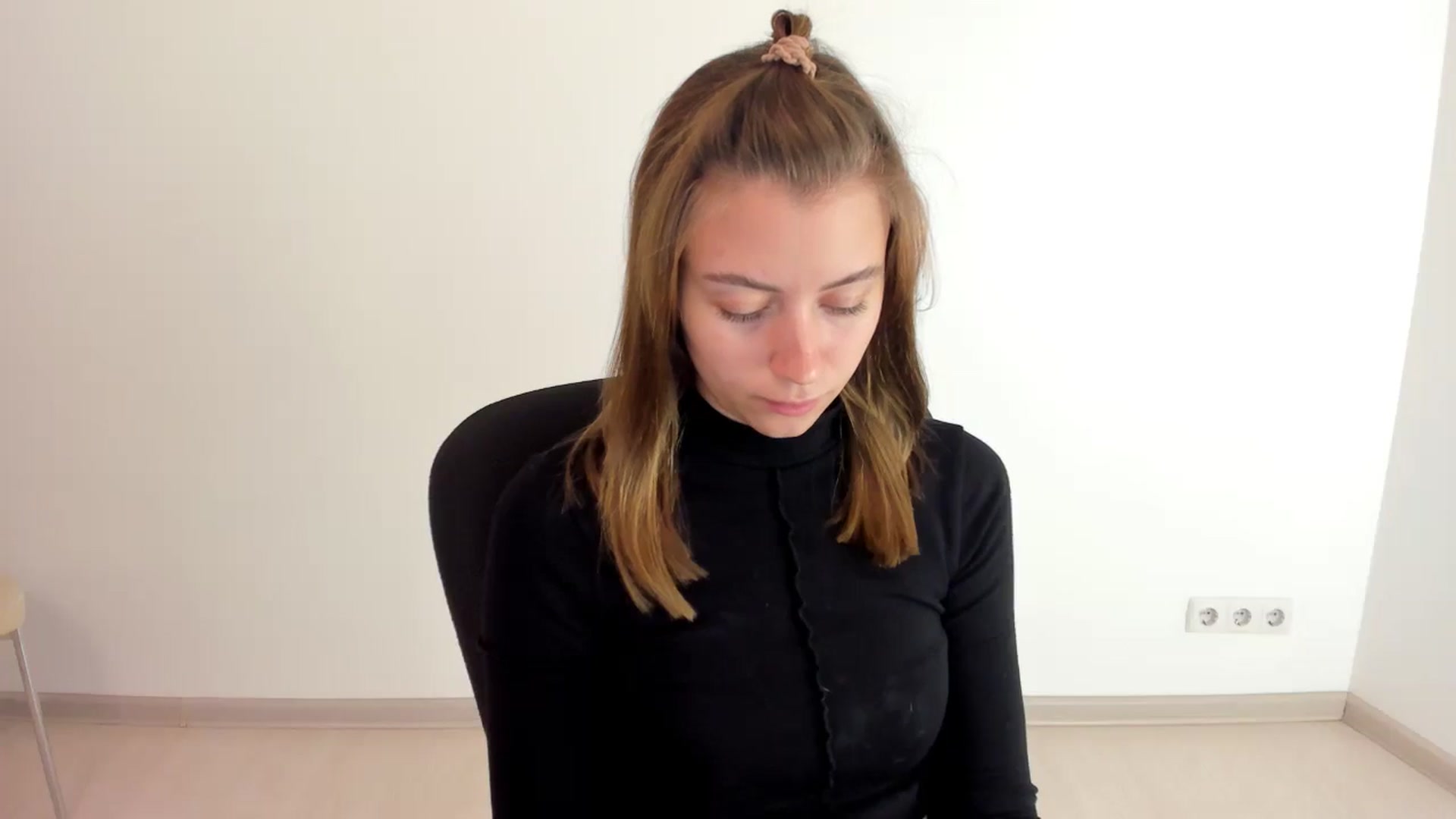 Gallery image thumbnail from Sulfate0's myfreecams stream on, 10/17/2024, 08:42 image 5 of 20