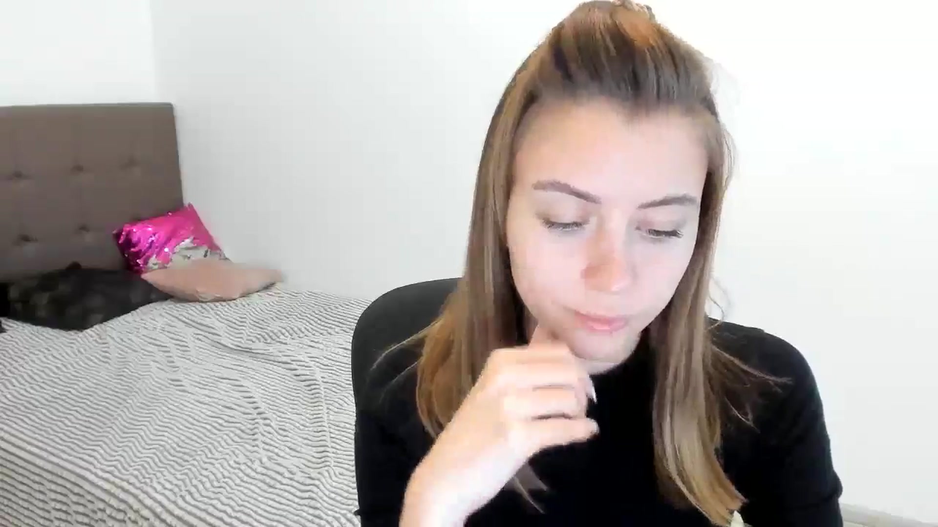 Gallery image thumbnail from Sulfate0's myfreecams stream on, 10/18/2024, 09:08 image 9 of 20
