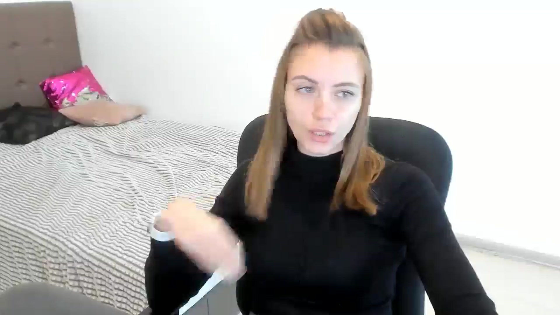 Gallery image thumbnail from Sulfate0's myfreecams stream on, 10/18/2024, 09:57 image 14 of 20