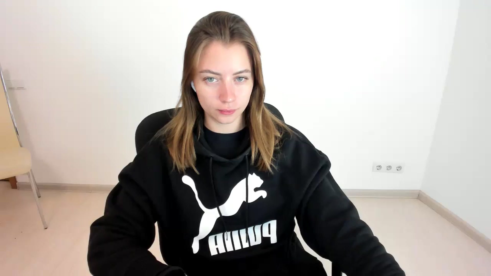 Gallery image thumbnail from Sulfate0's myfreecams stream on, 10/20/2024, 07:56 image 4 of 20