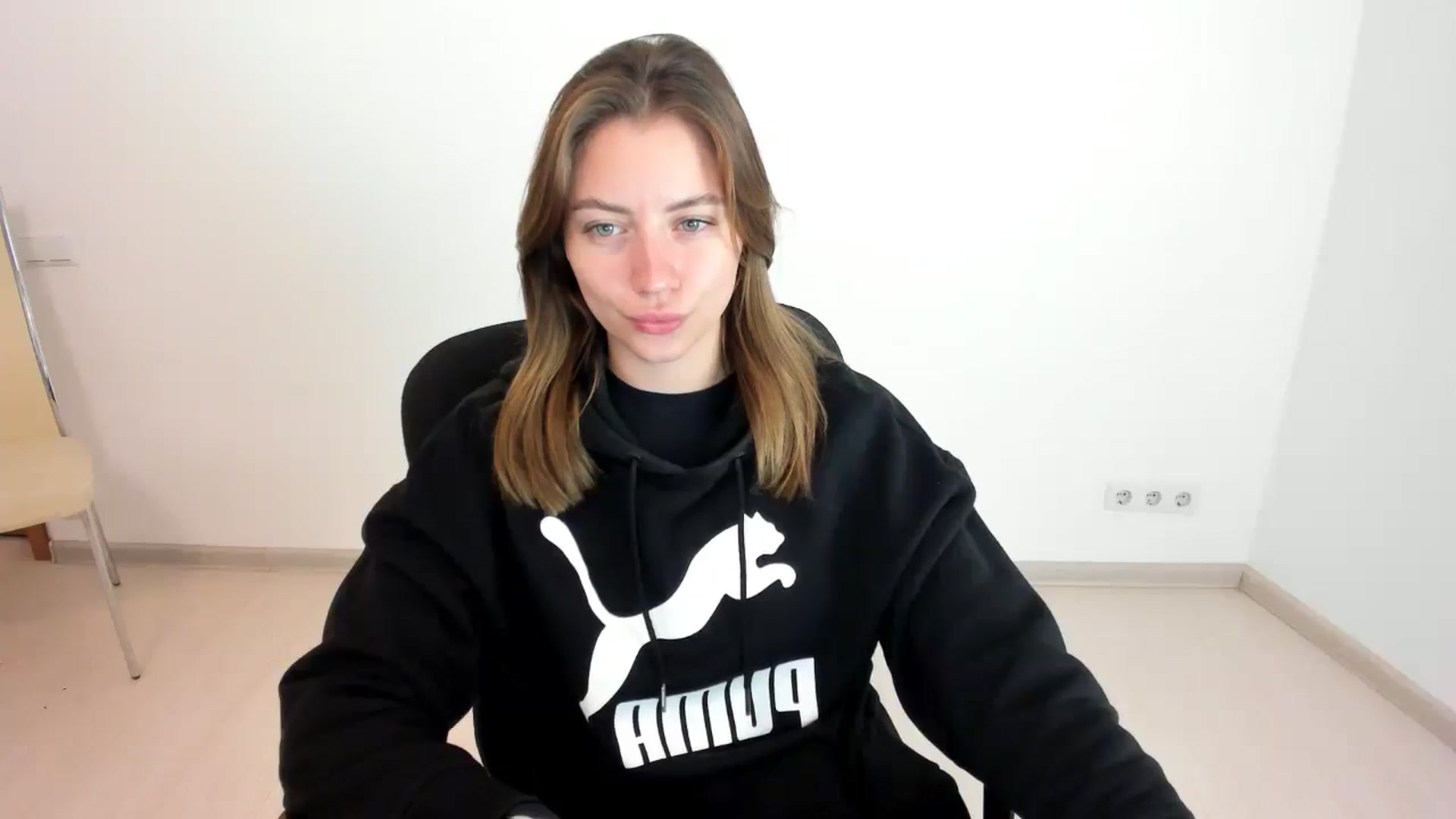 Gallery image thumbnail from Sulfate0's myfreecams stream on, 10/20/2024, 07:56 image 6 of 20