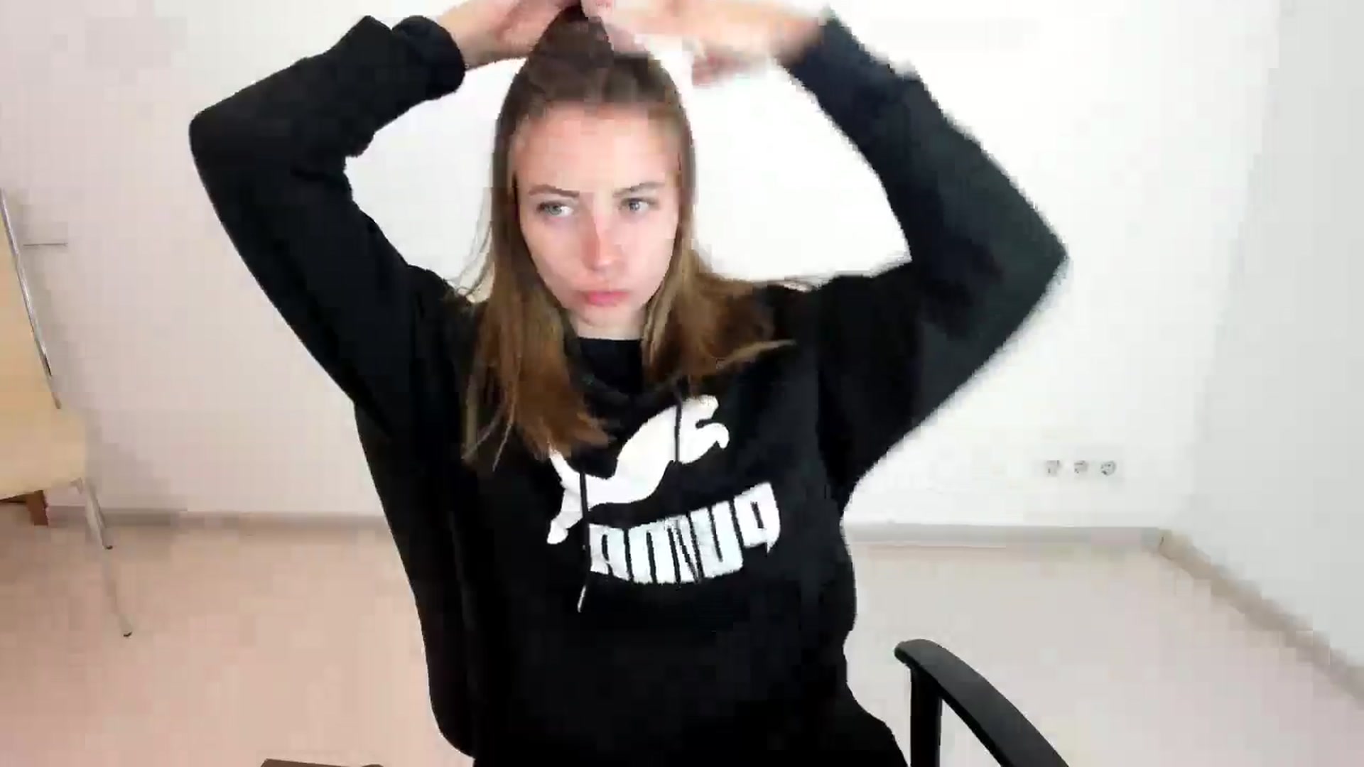 Gallery image thumbnail from Sulfate0's myfreecams stream on, 10/20/2024, 07:56 image 15 of 20