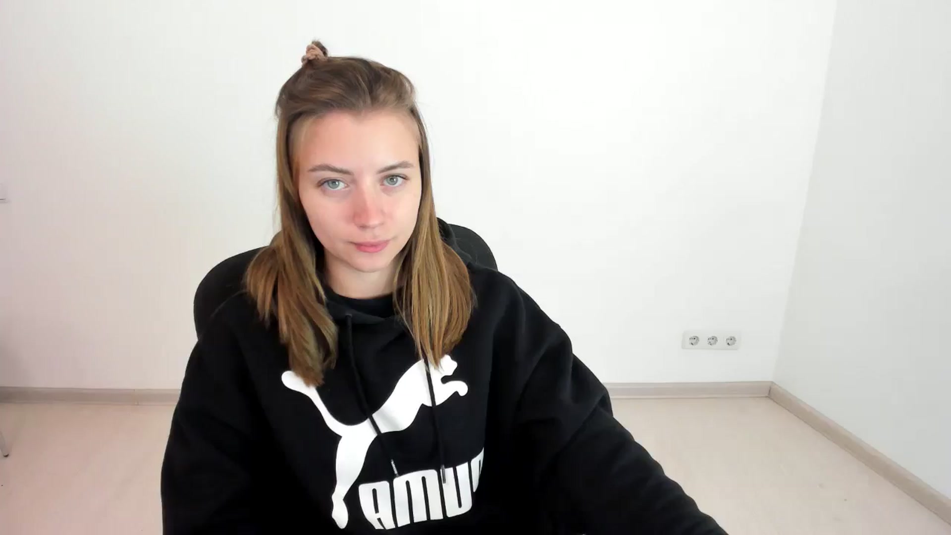 Gallery image thumbnail from Sulfate0's myfreecams stream on, 10/20/2024, 10:07 image 3 of 20