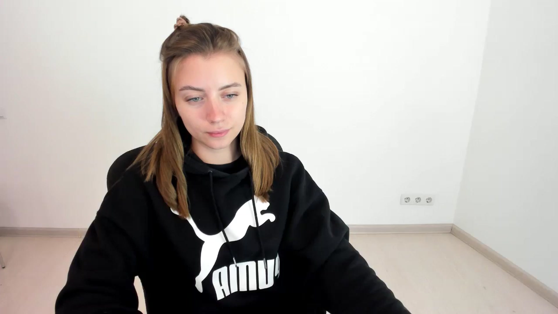 Gallery image thumbnail from Sulfate0's myfreecams stream on, 10/20/2024, 10:07 image 15 of 20