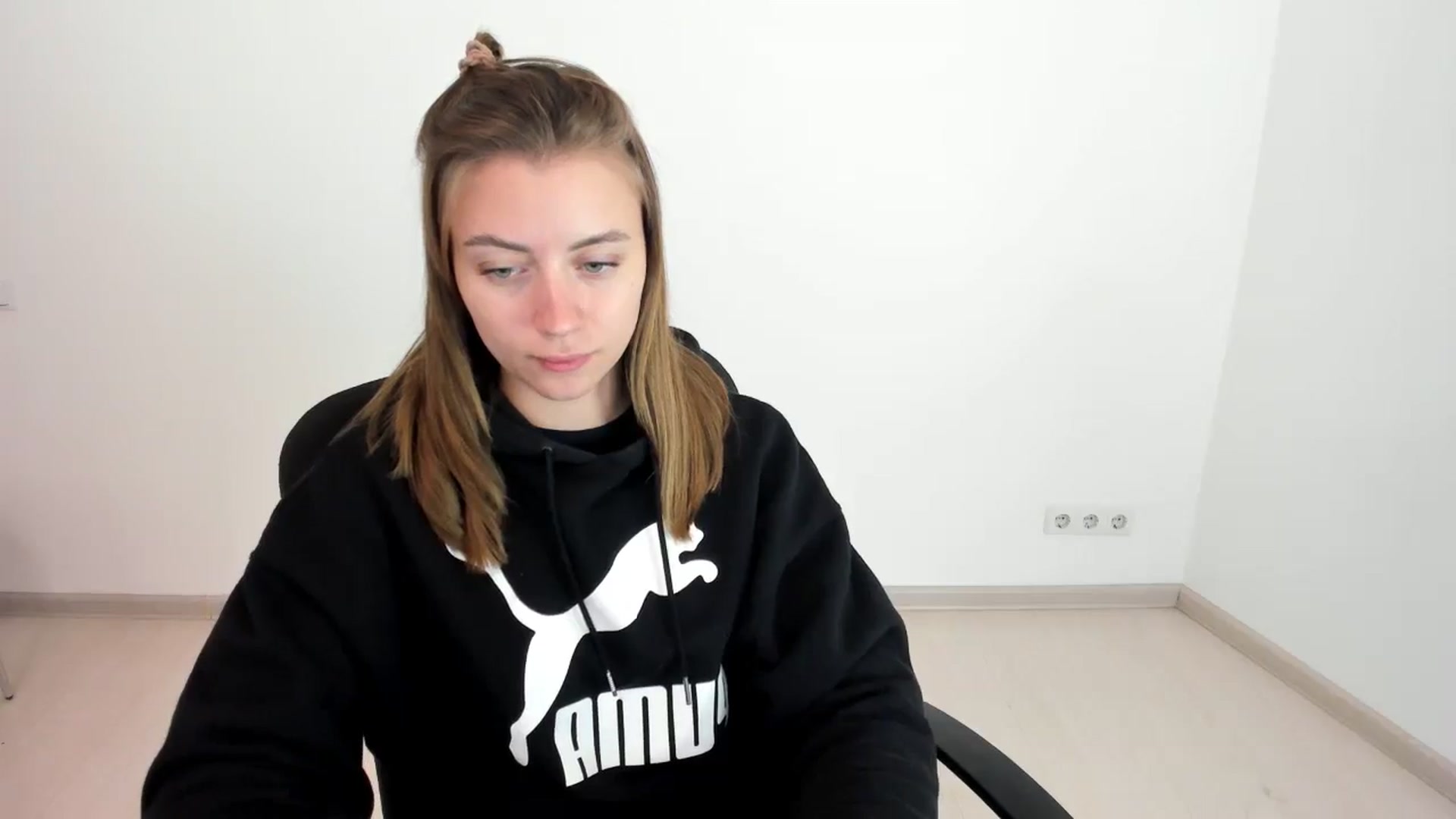 Gallery image thumbnail from Sulfate0's myfreecams stream on, 10/20/2024, 10:07 image 18 of 20