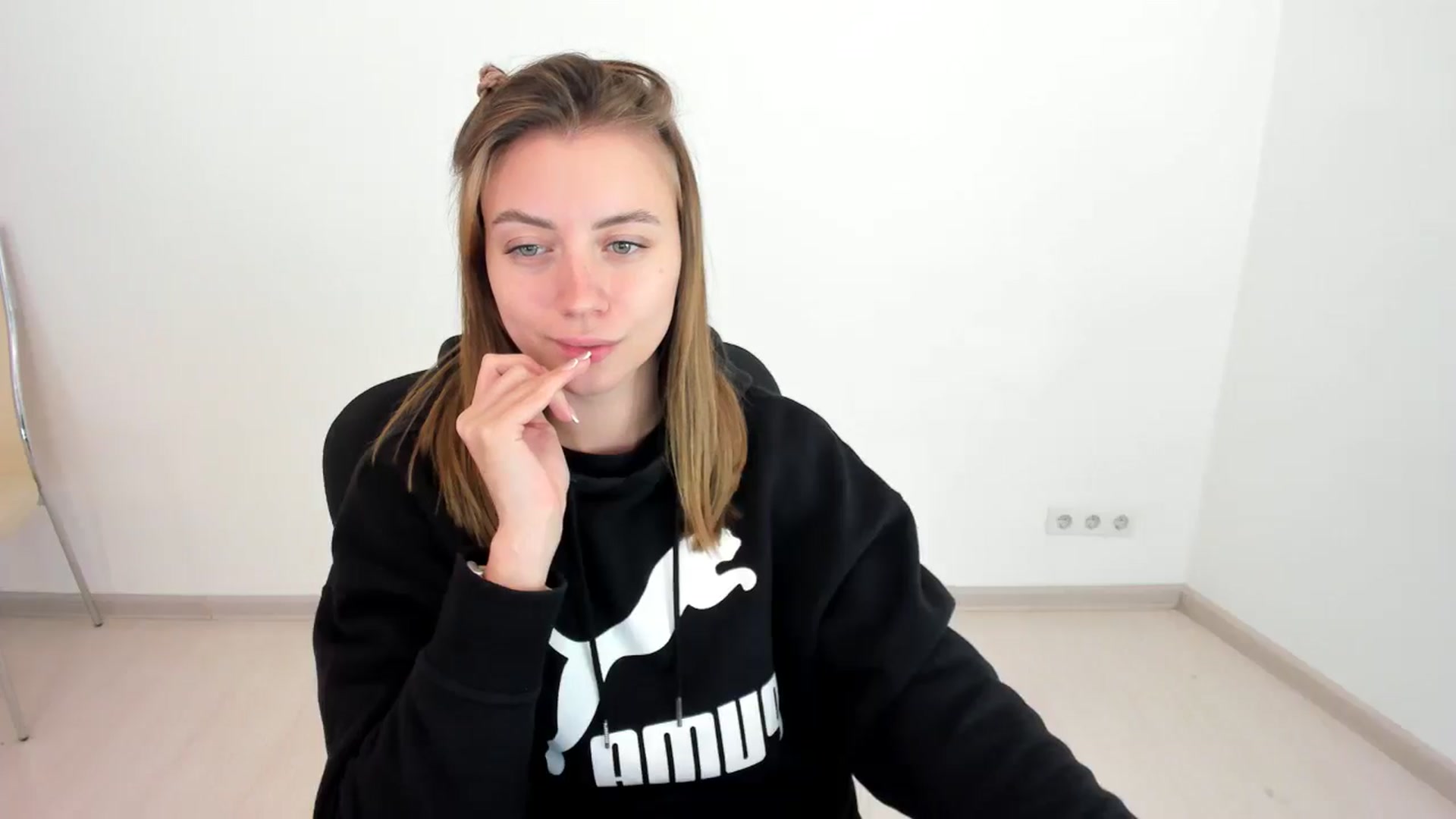 Gallery image thumbnail from Sulfate0's myfreecams stream on, 10/20/2024, 10:31 image 11 of 20