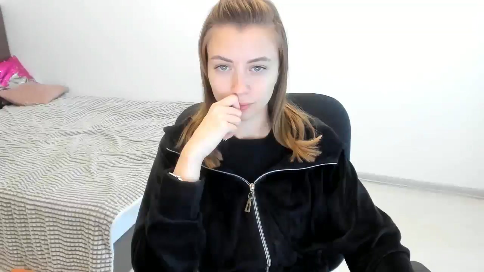 Gallery image thumbnail from Sulfate0's myfreecams stream on, 10/21/2024, 08:31 image 9 of 20