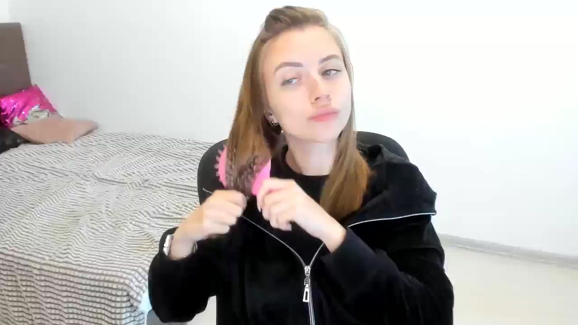 Gallery image thumbnail from Sulfate0's myfreecams stream on, 10/21/2024, 10:04 image 1 of 20