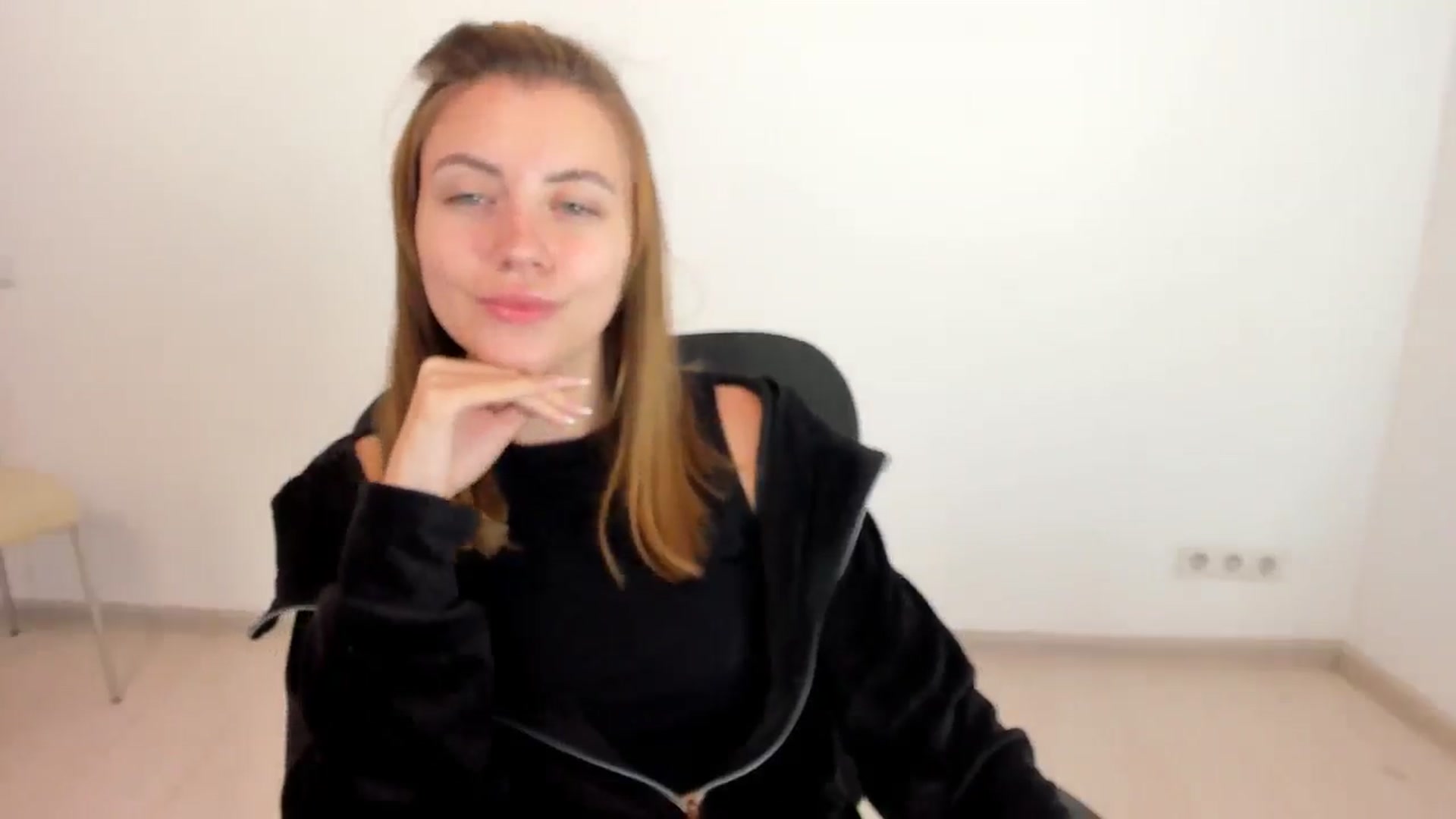 Gallery image thumbnail from Sulfate0's myfreecams stream on, 10/22/2024, 09:48 image 15 of 20