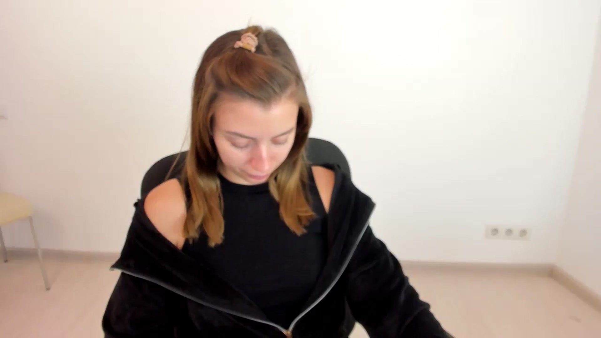 Gallery image thumbnail from Sulfate0's myfreecams stream on, 10/22/2024, 09:48 image 18 of 20