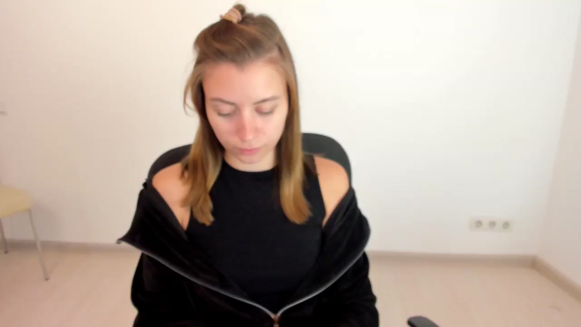Gallery image thumbnail from Sulfate0's myfreecams stream on, 10/22/2024, 09:48 image 2 of 20