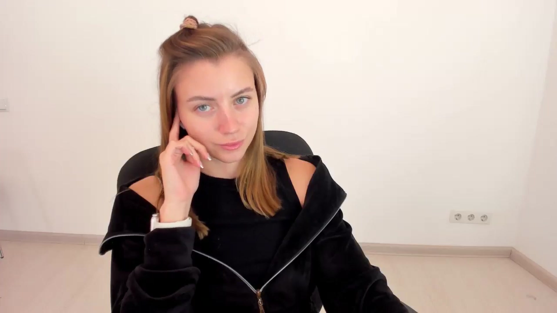 Gallery image thumbnail from Sulfate0's myfreecams stream on, 10/22/2024, 10:31 image 20 of 20