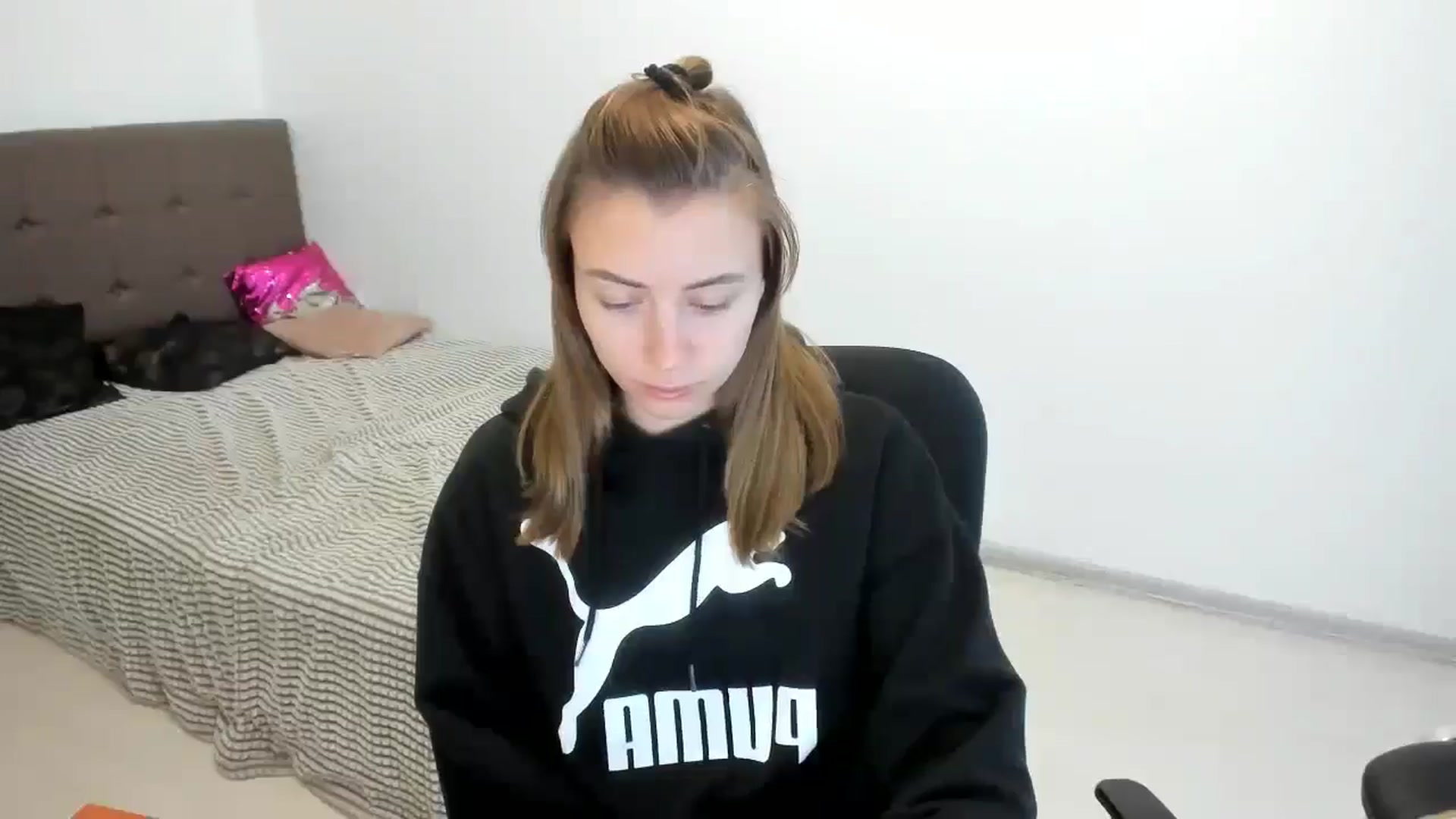 Gallery image thumbnail from Sulfate0's myfreecams stream on, 10/23/2024, 09:21 image 5 of 20