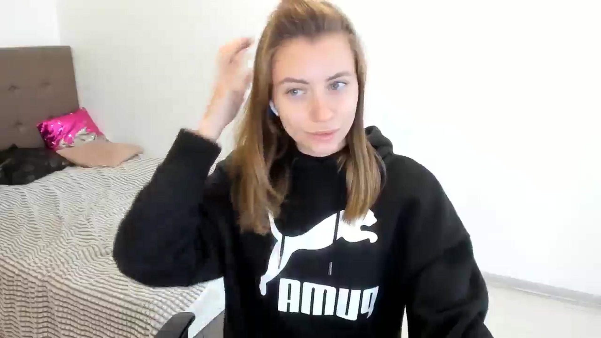 Gallery image thumbnail from Sulfate0's myfreecams stream on, 10/24/2024, 09:22 image 19 of 20