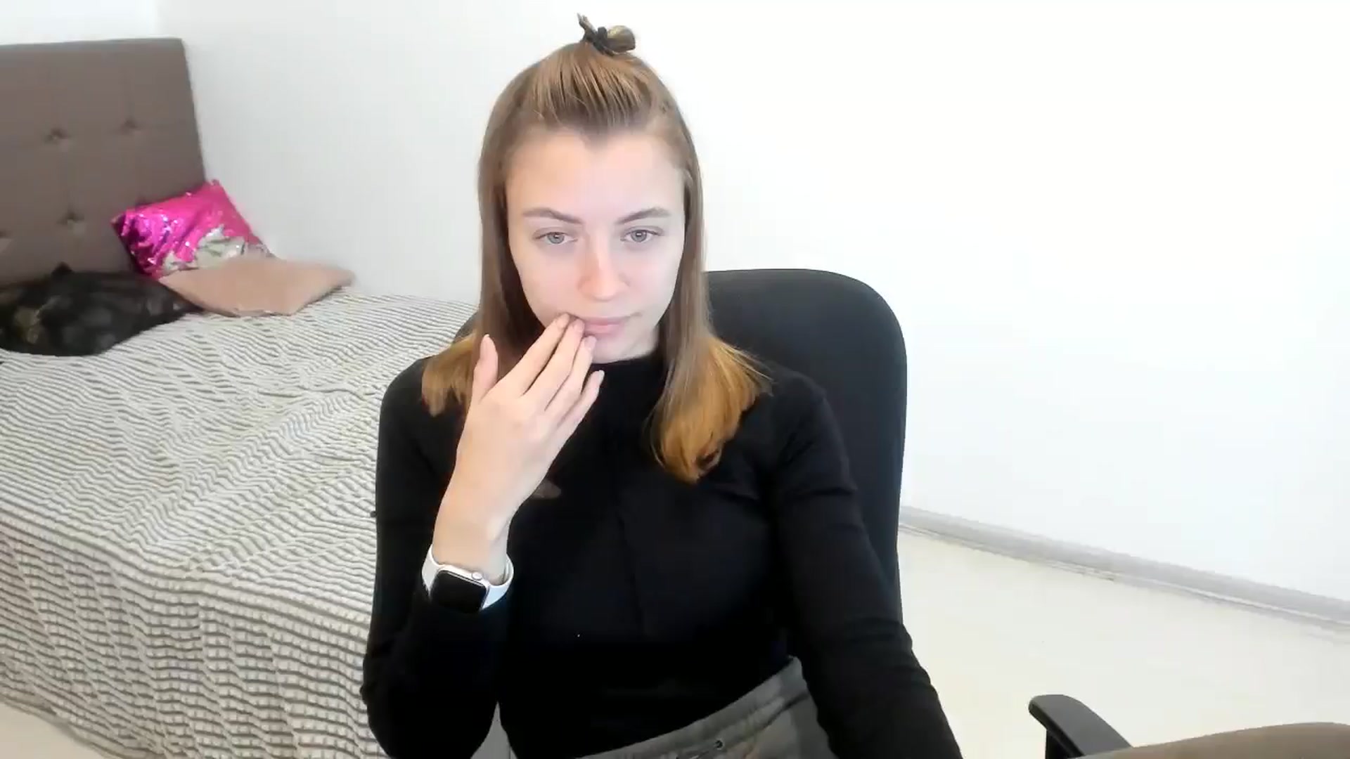 Gallery image thumbnail from Sulfate0's myfreecams stream on, 10/25/2024, 07:52 image 2 of 20